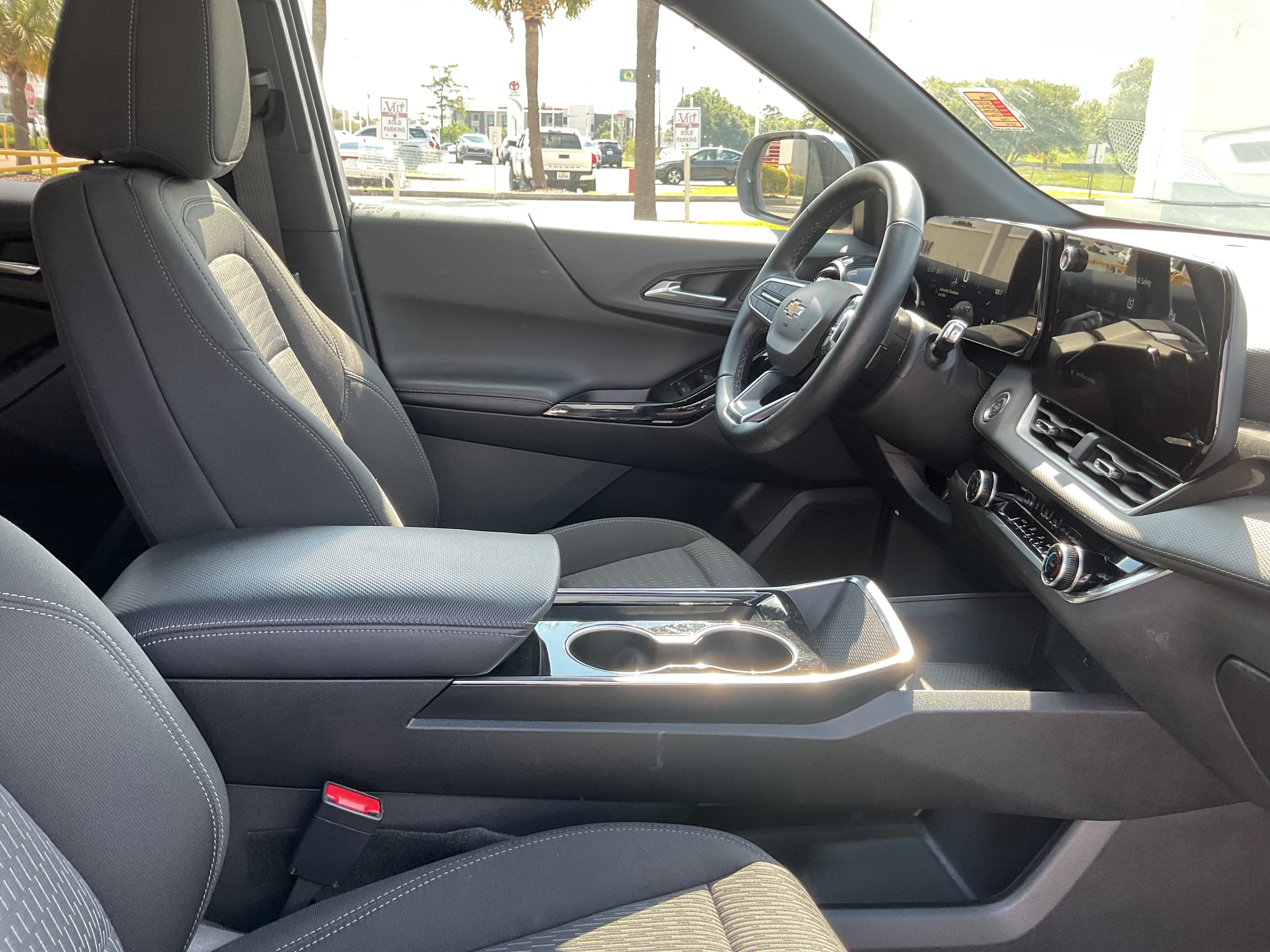 2025 Chevrolet Equinox FWD LT
