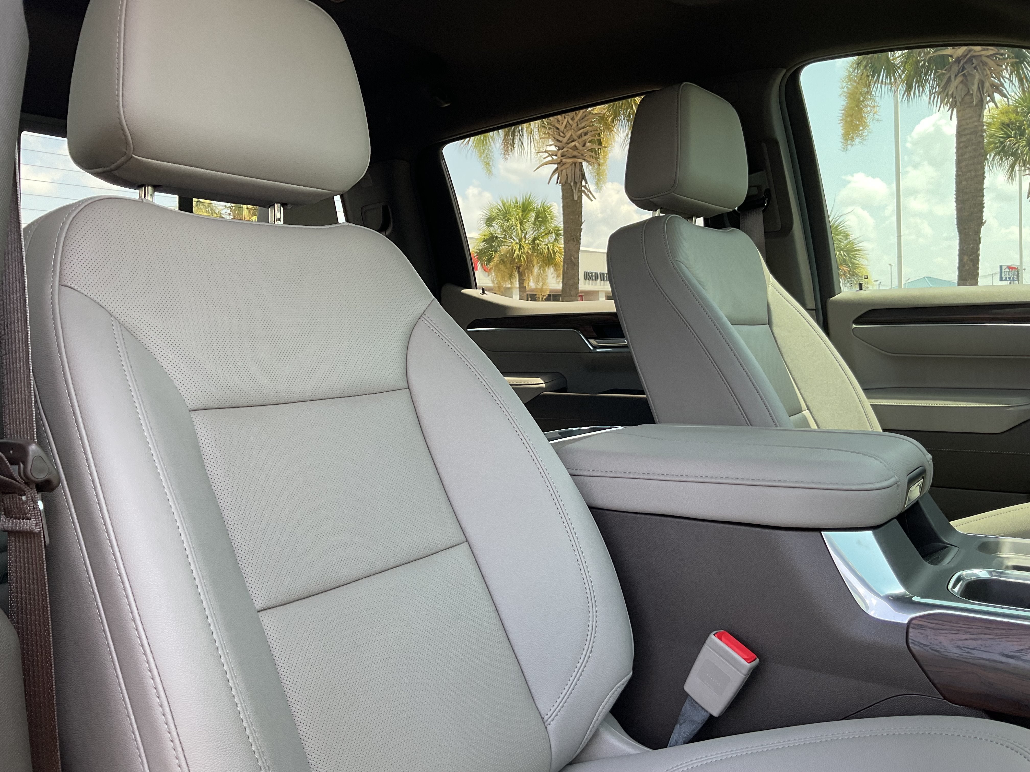 2025 GMC Sierra SLT