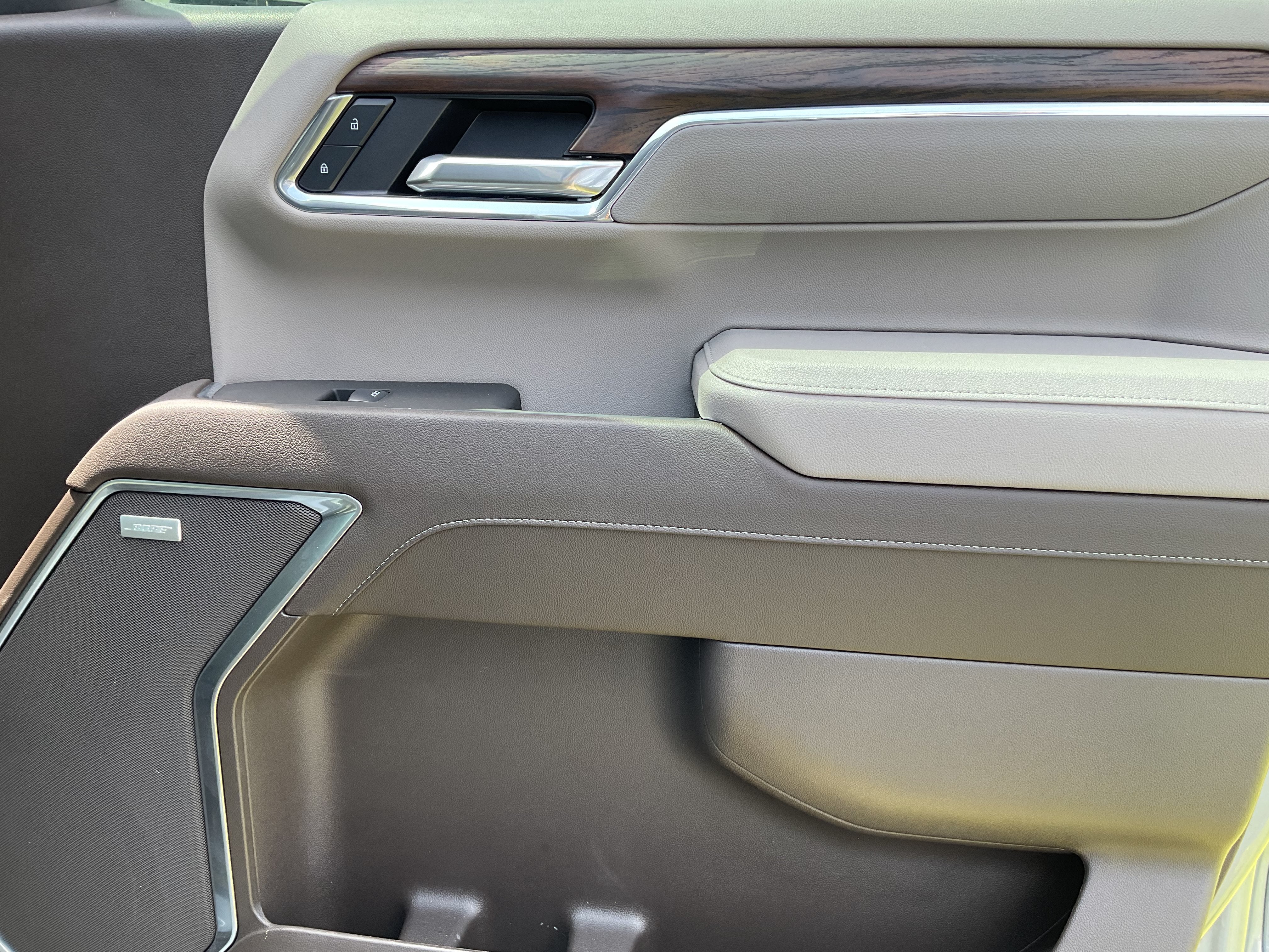 2025 GMC Sierra SLT