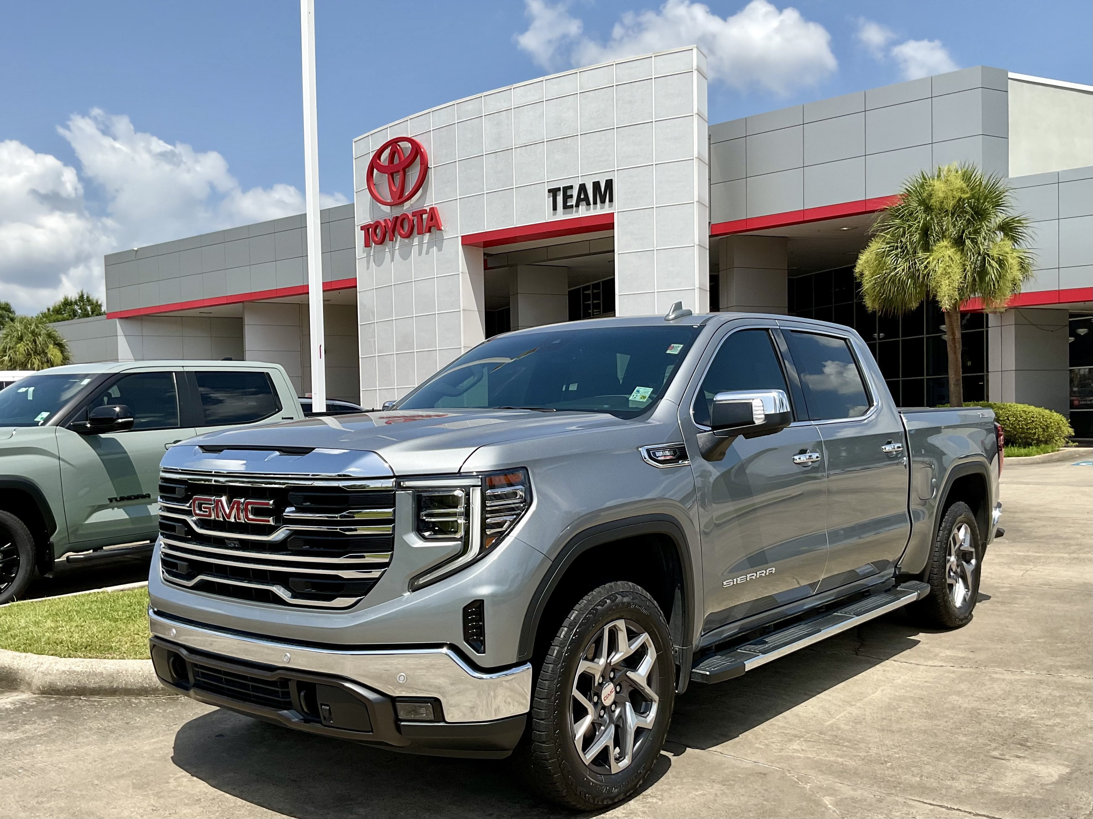 2025 GMC Sierra SLT
