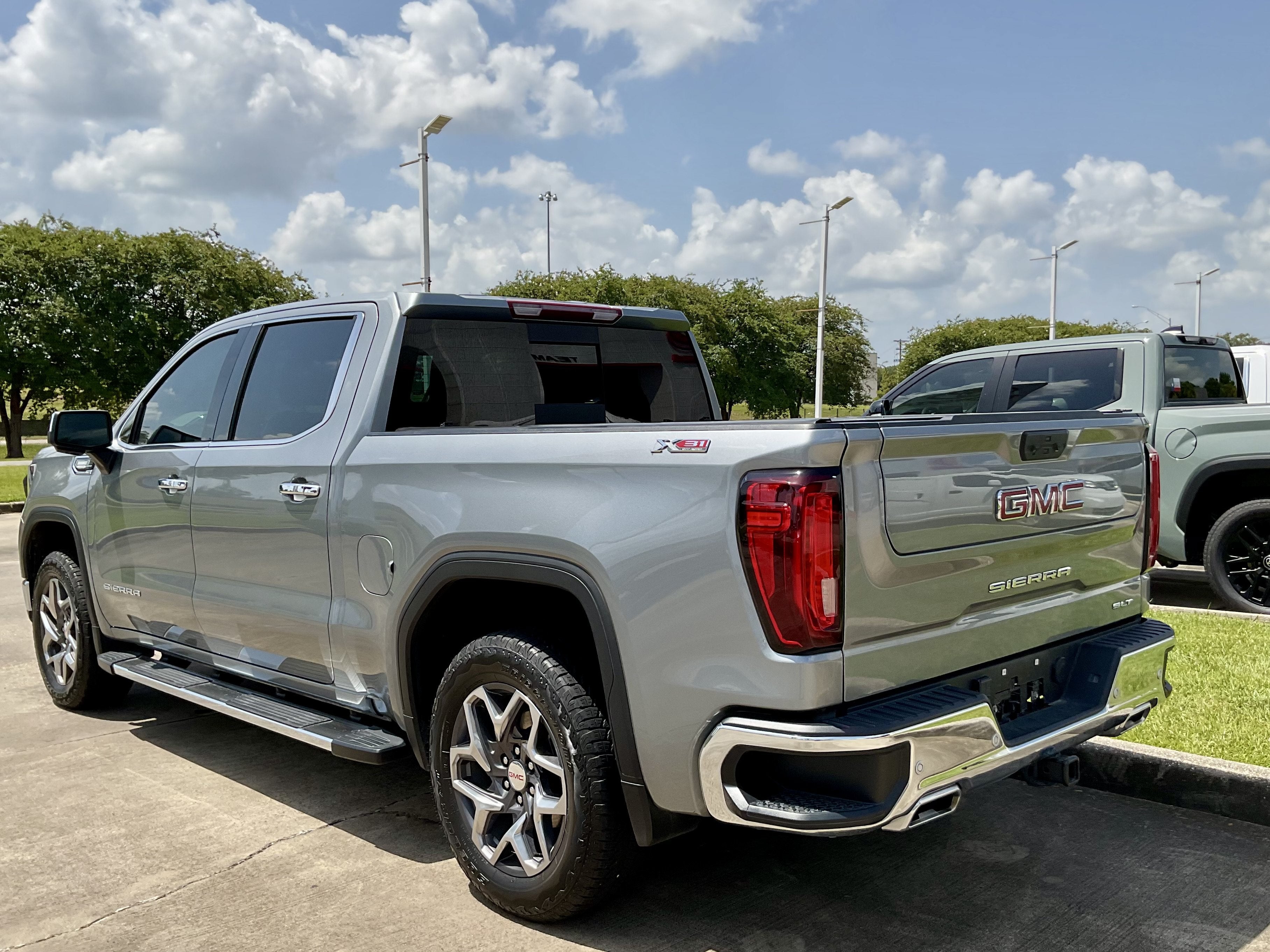 2025 GMC Sierra SLT
