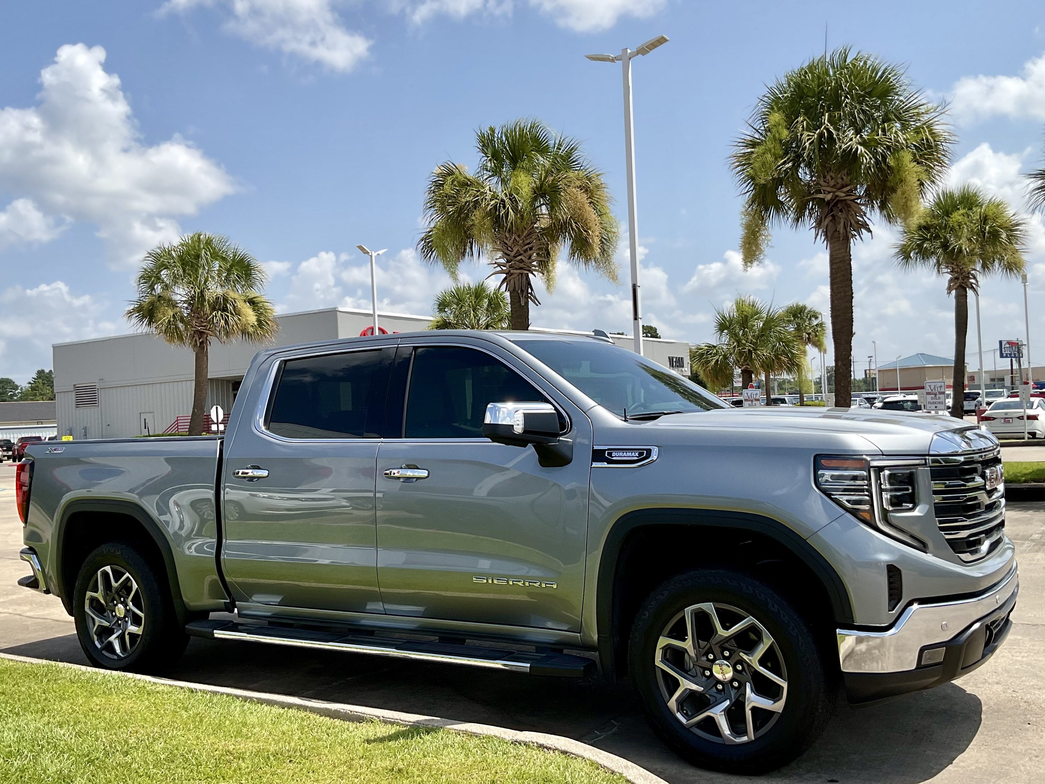 2025 GMC Sierra SLT
