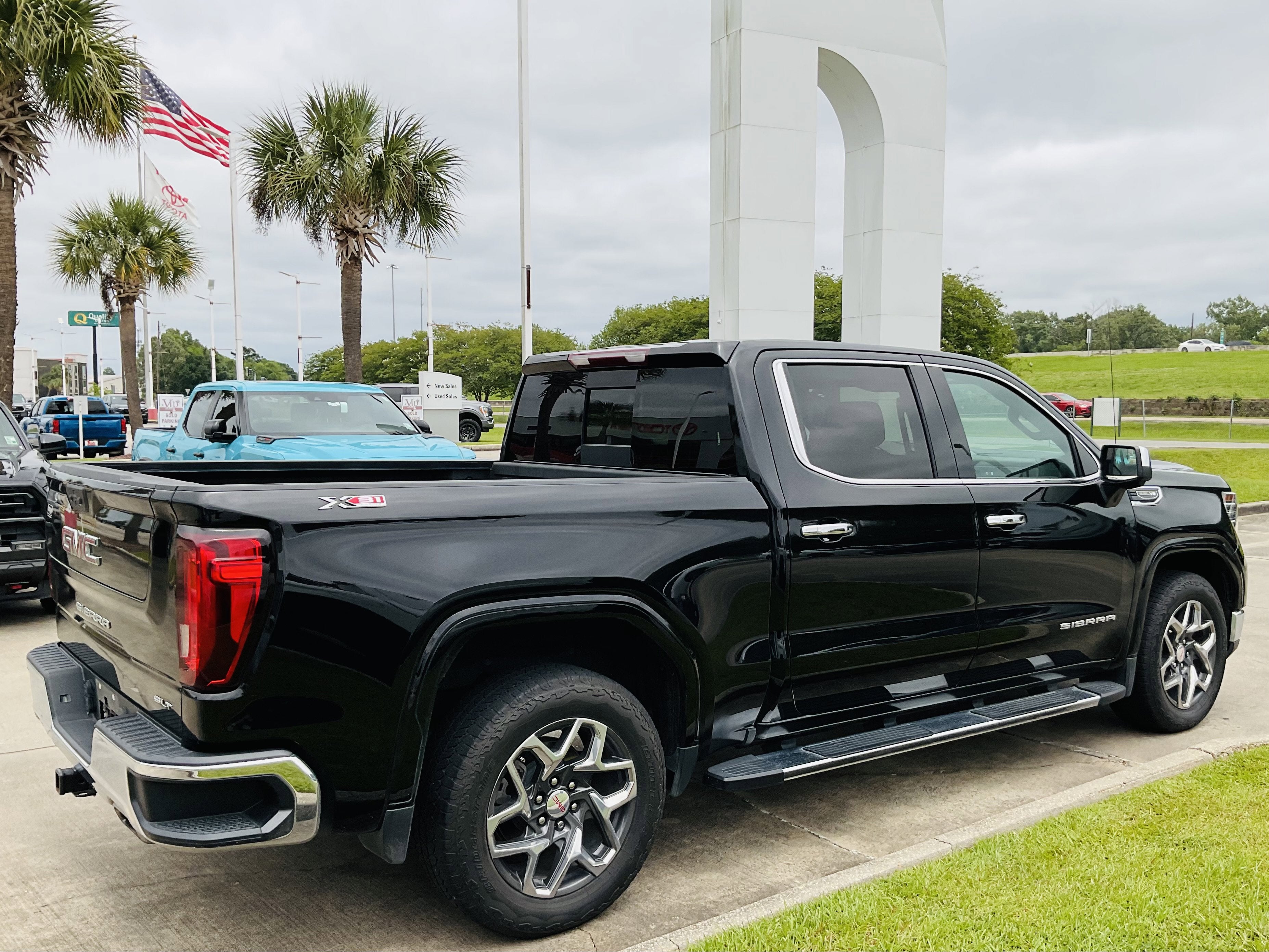 2023 GMC Sierra SLT