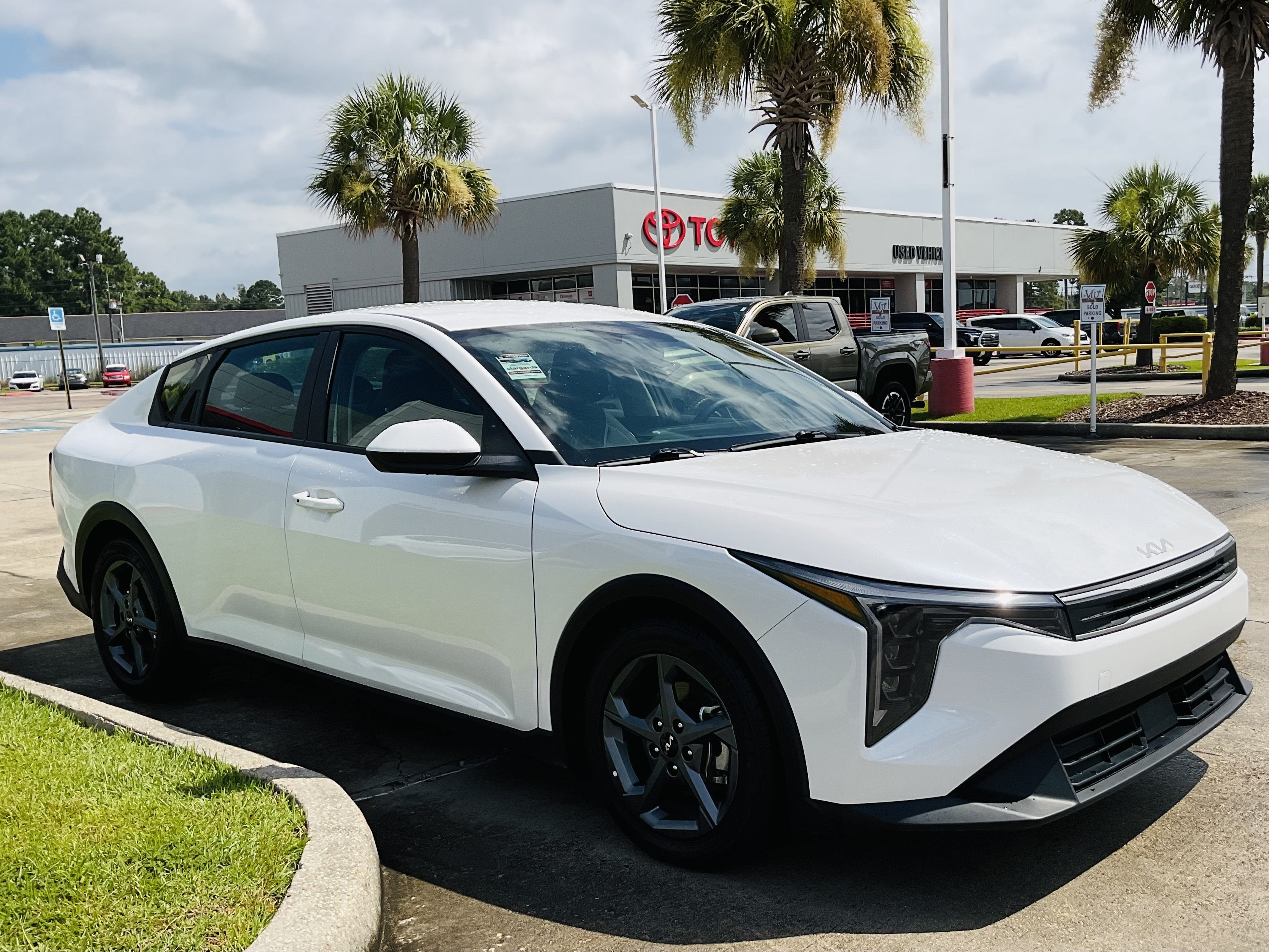 2025 Kia K4 LXS