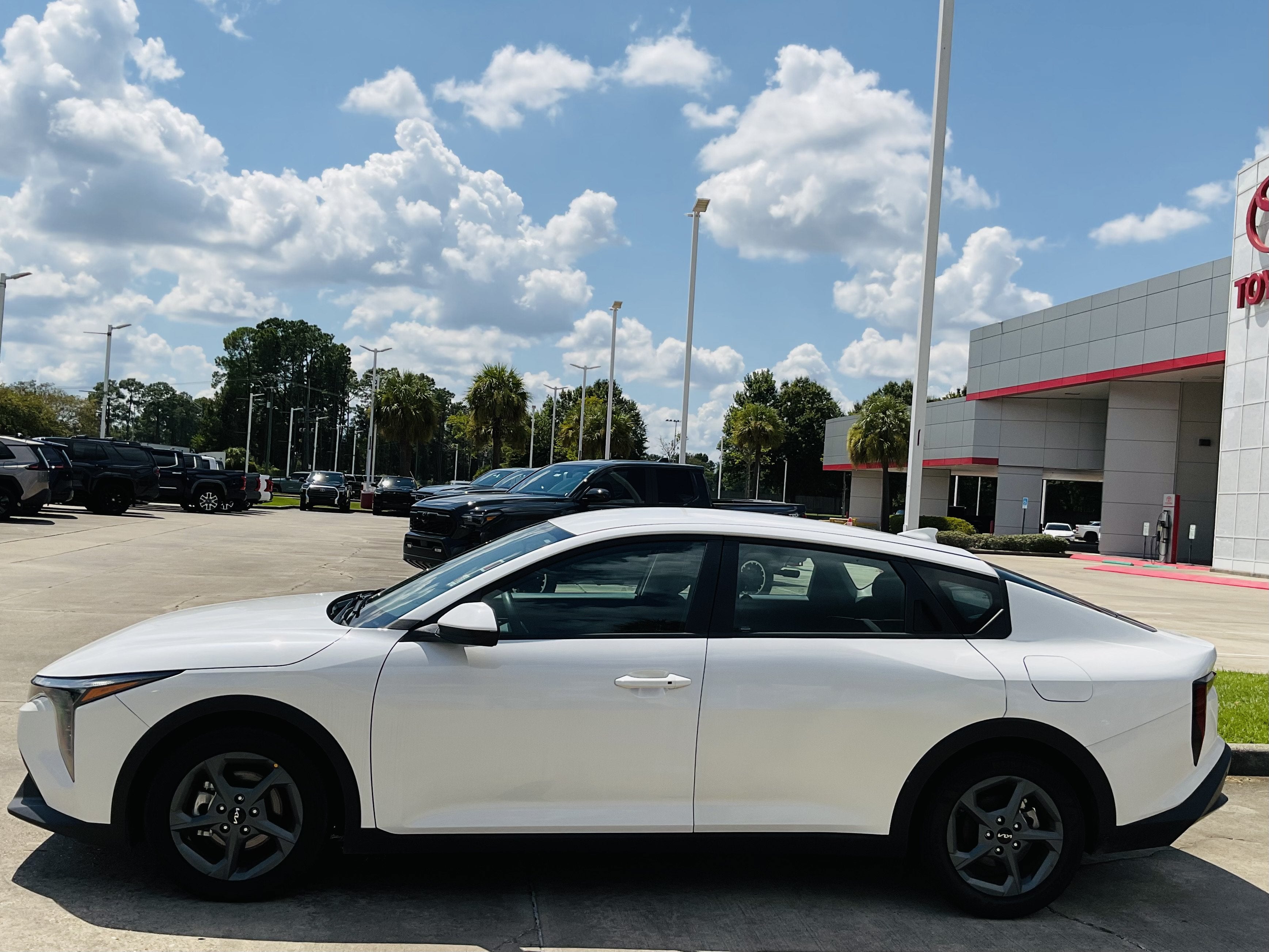 2025 Kia K4 LXS