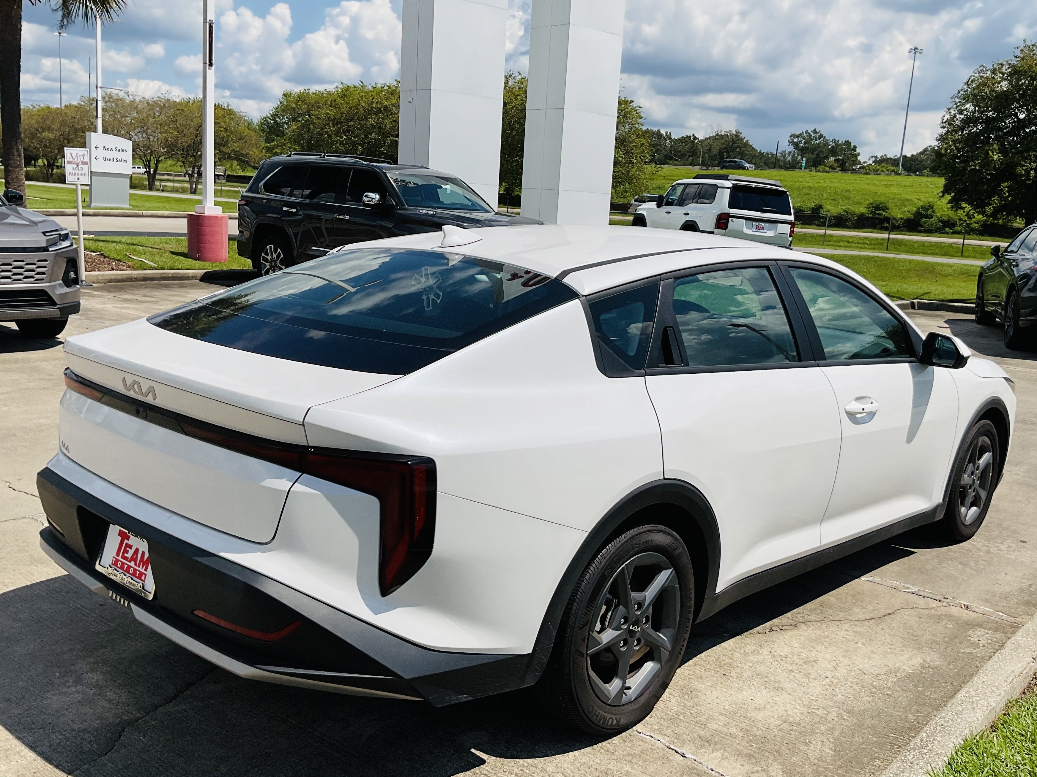 2025 Kia K4 LXS