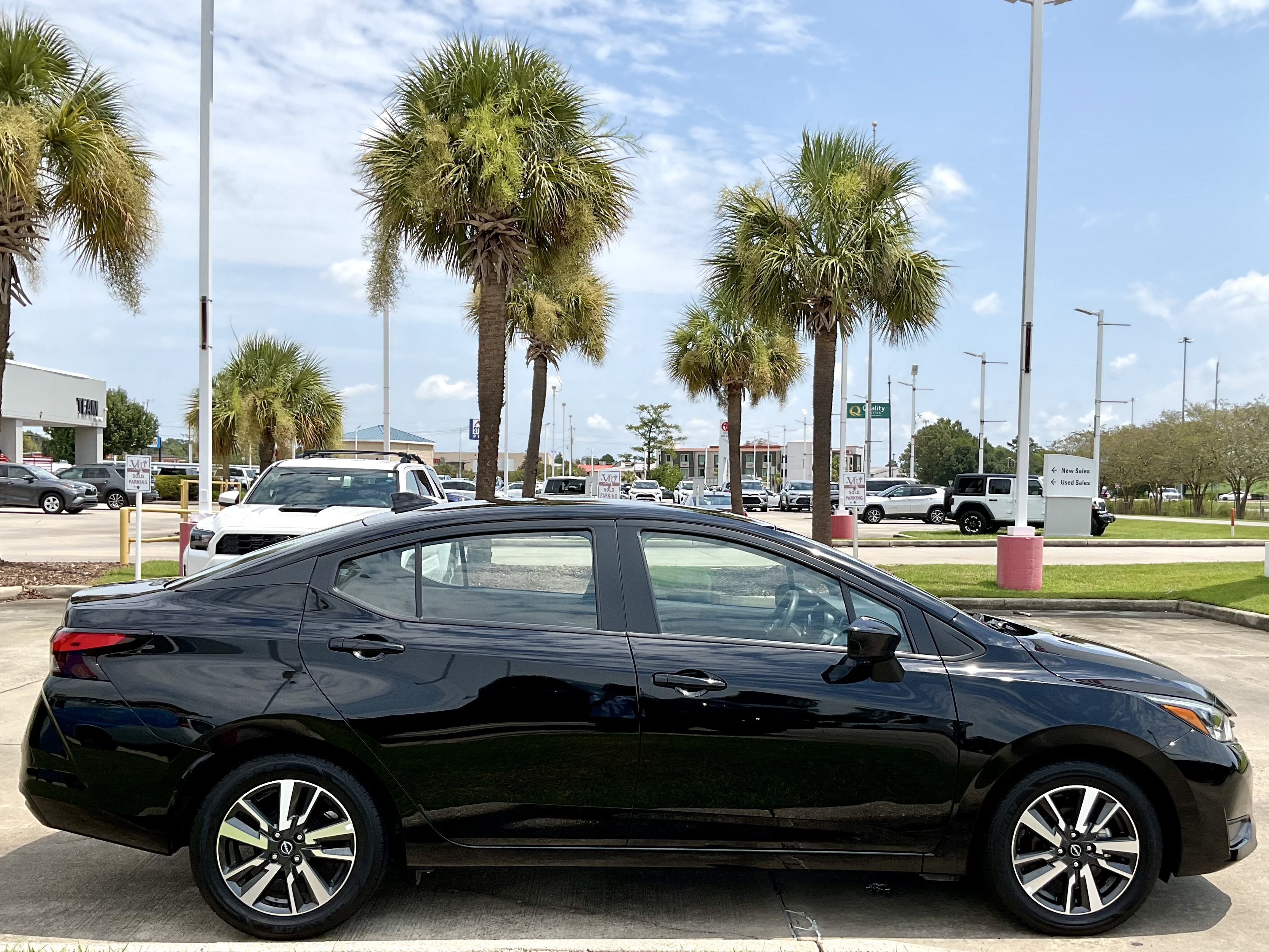 2025 Nissan Versa SV