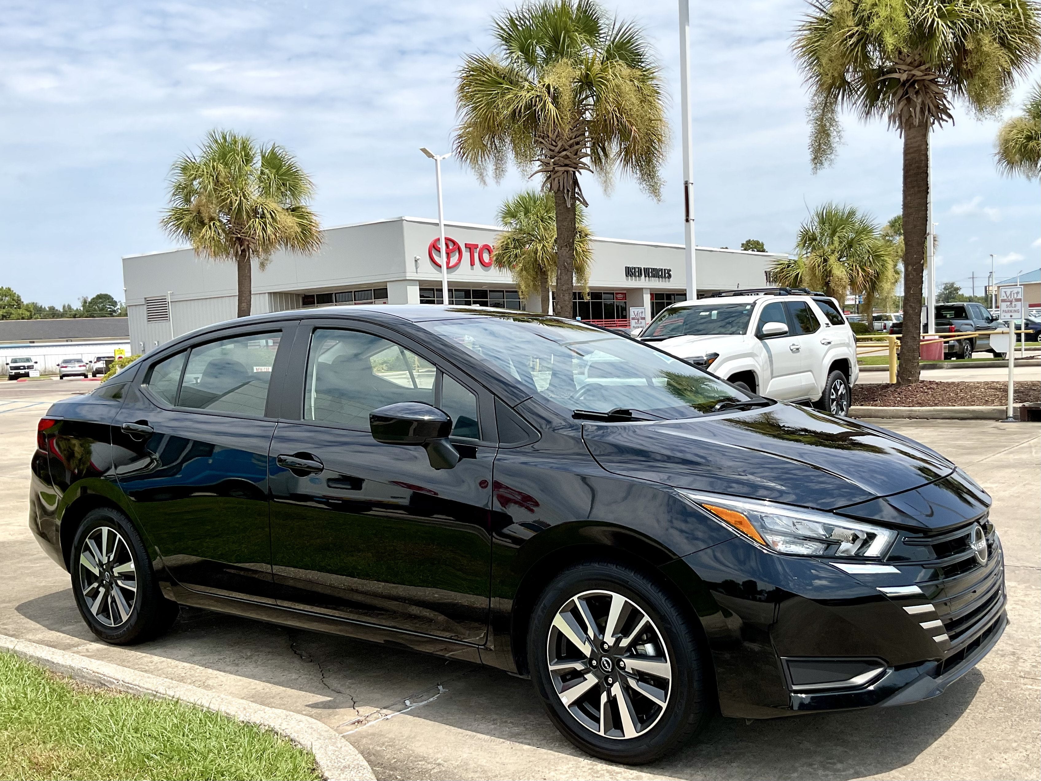 2025 Nissan Versa SV