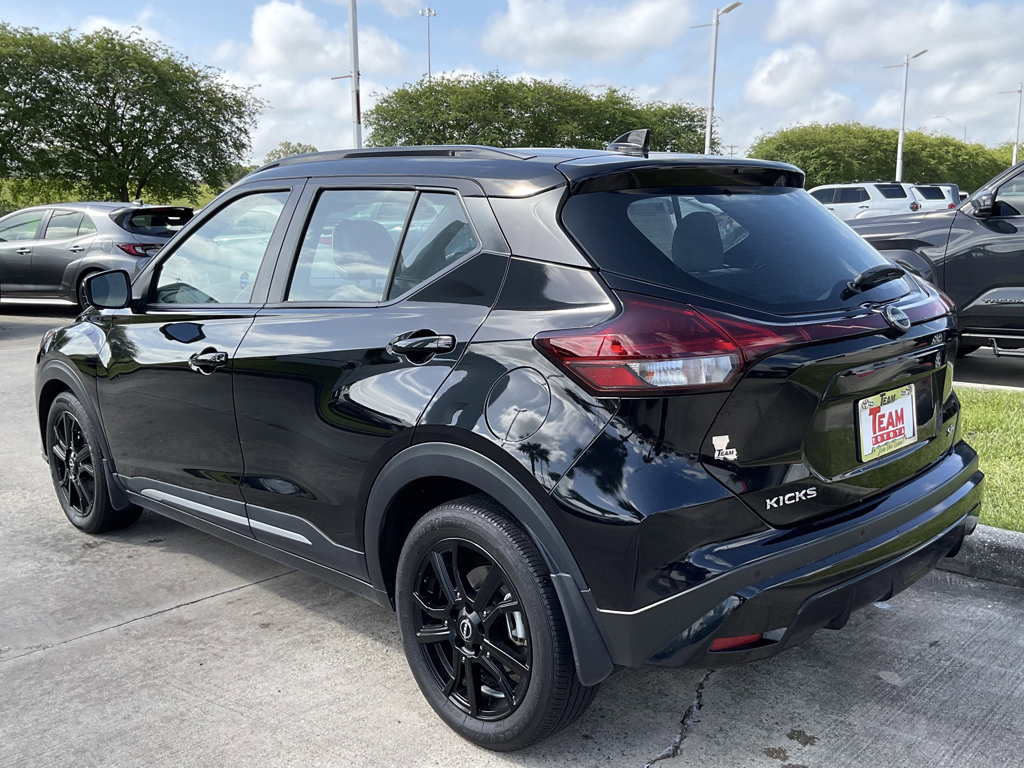 2023 Nissan Kicks SR