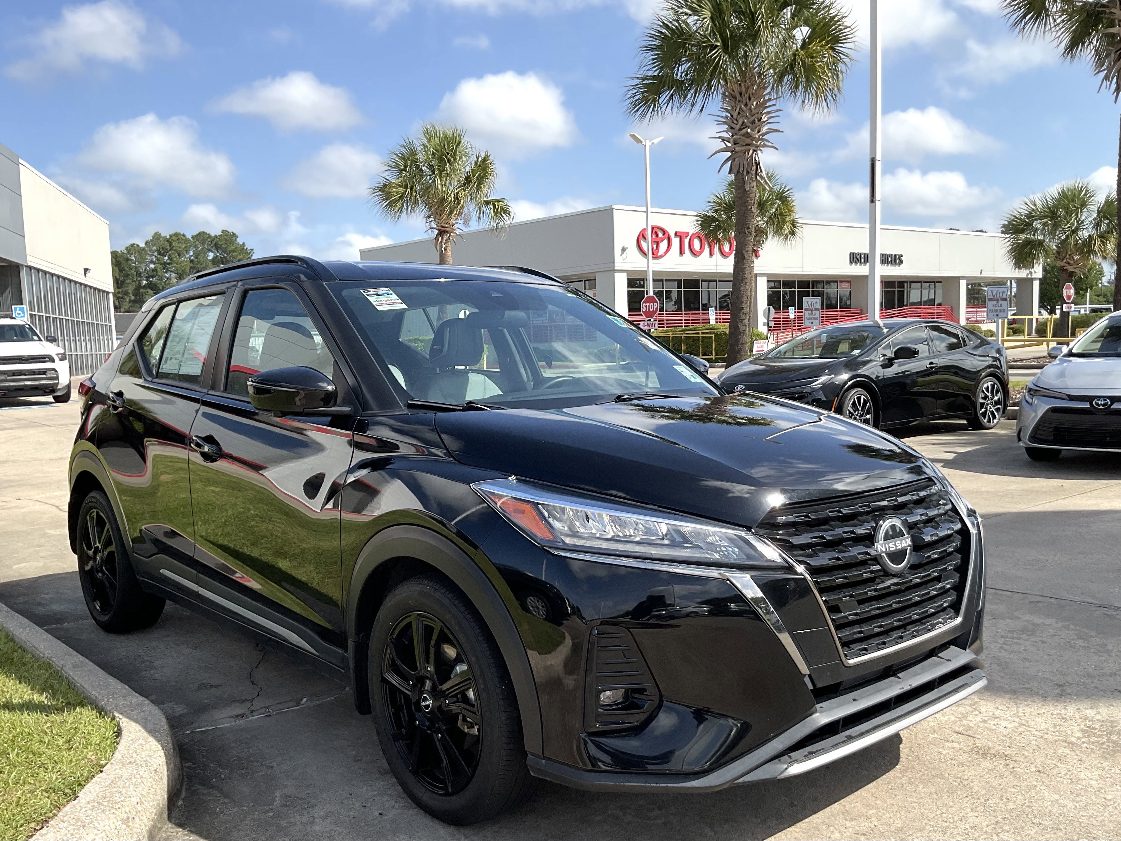 2023 Nissan Kicks SR