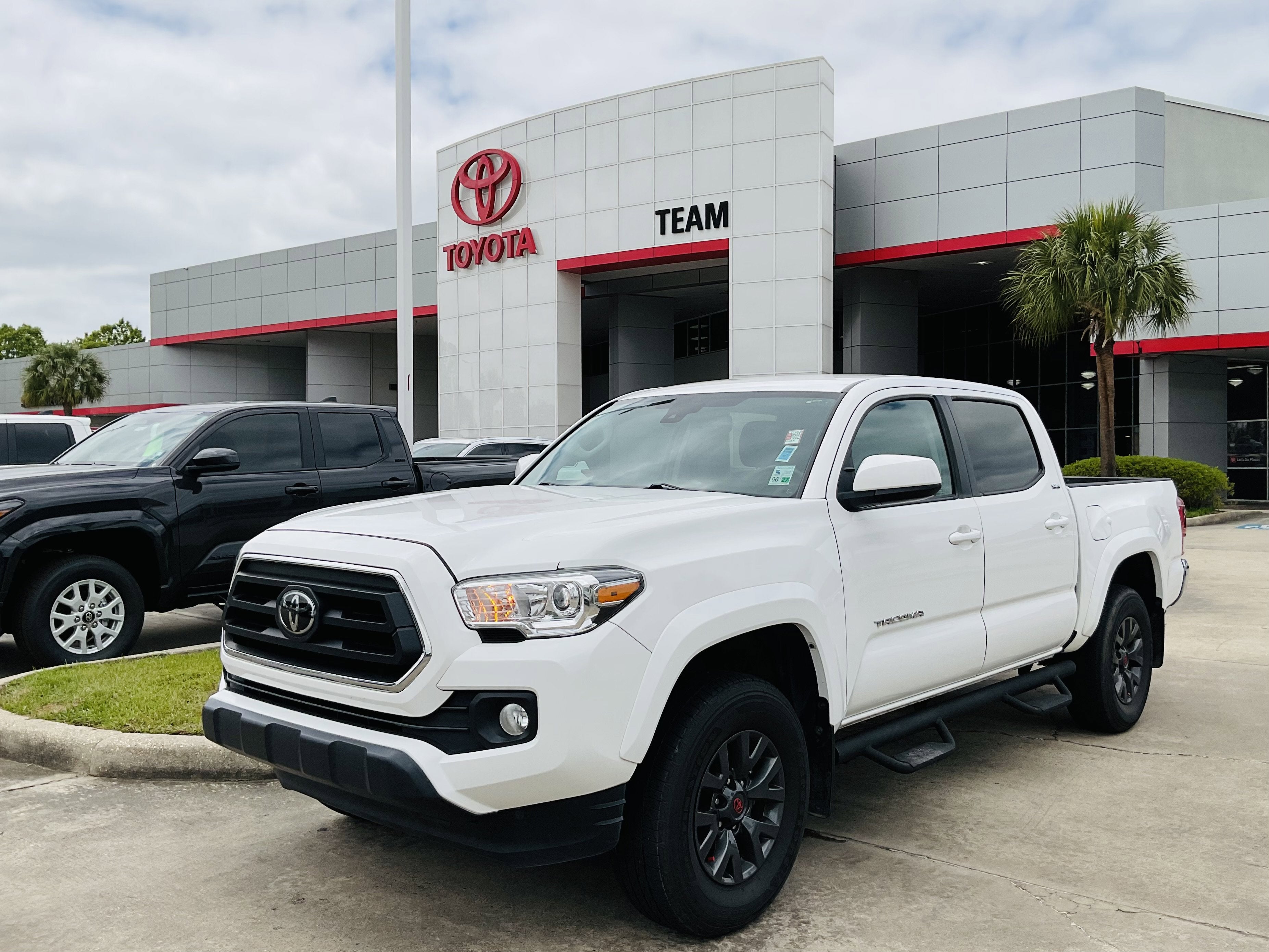 2023 Toyota TACOMA SR5 SR5