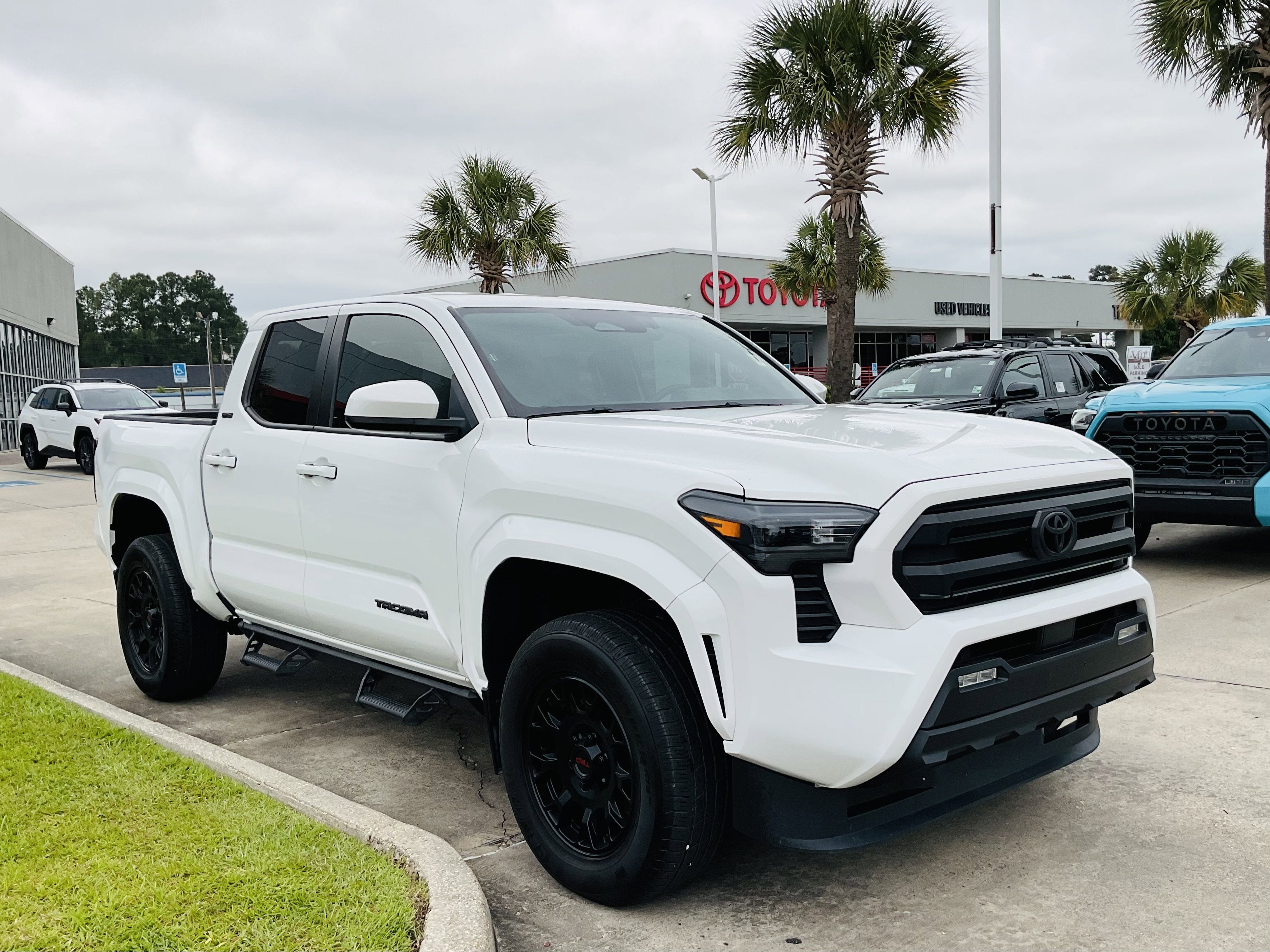 2024 Toyota TACOMA SR5 SR5