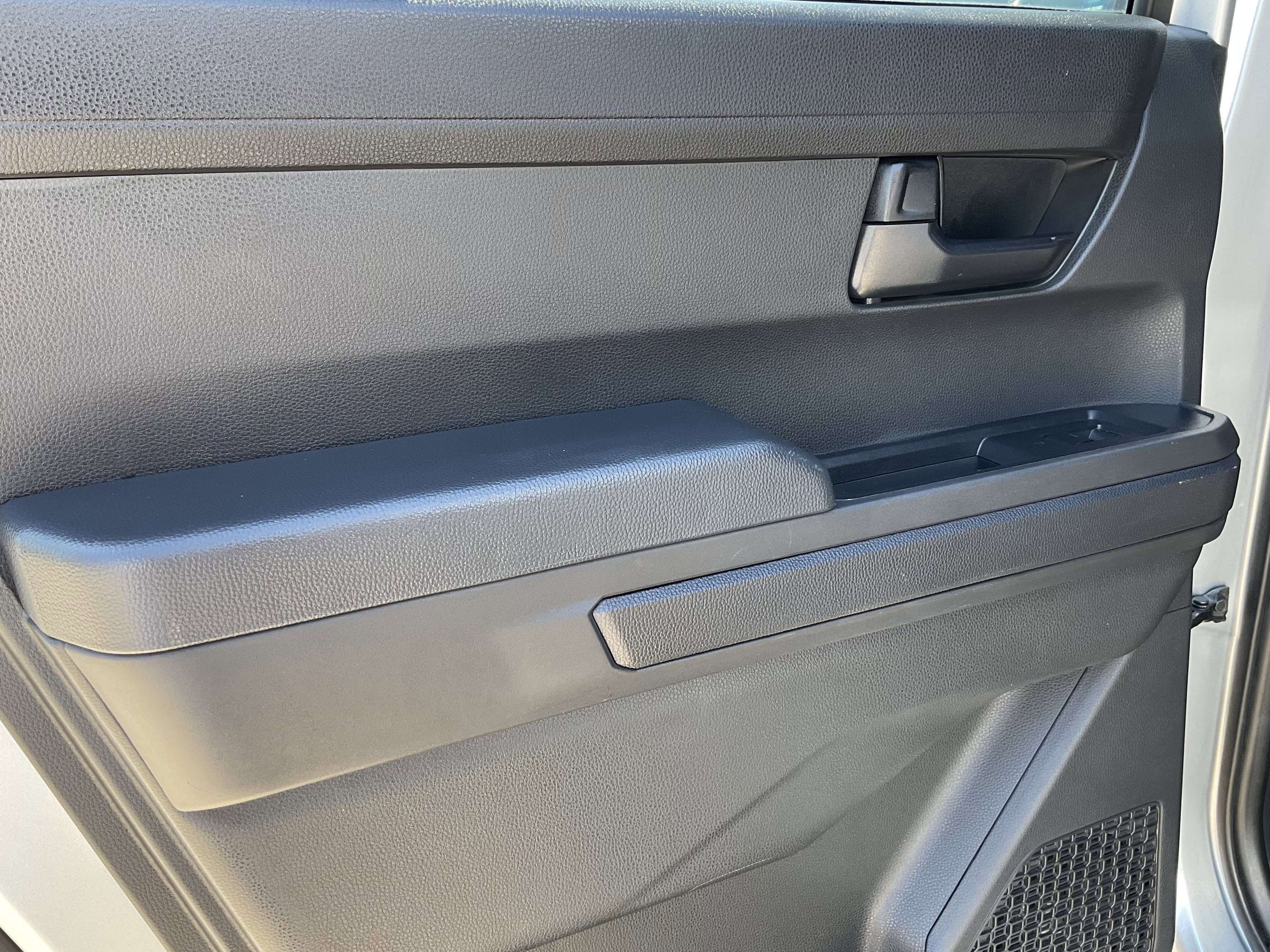2024 Toyota TACOMA SR5 SR5