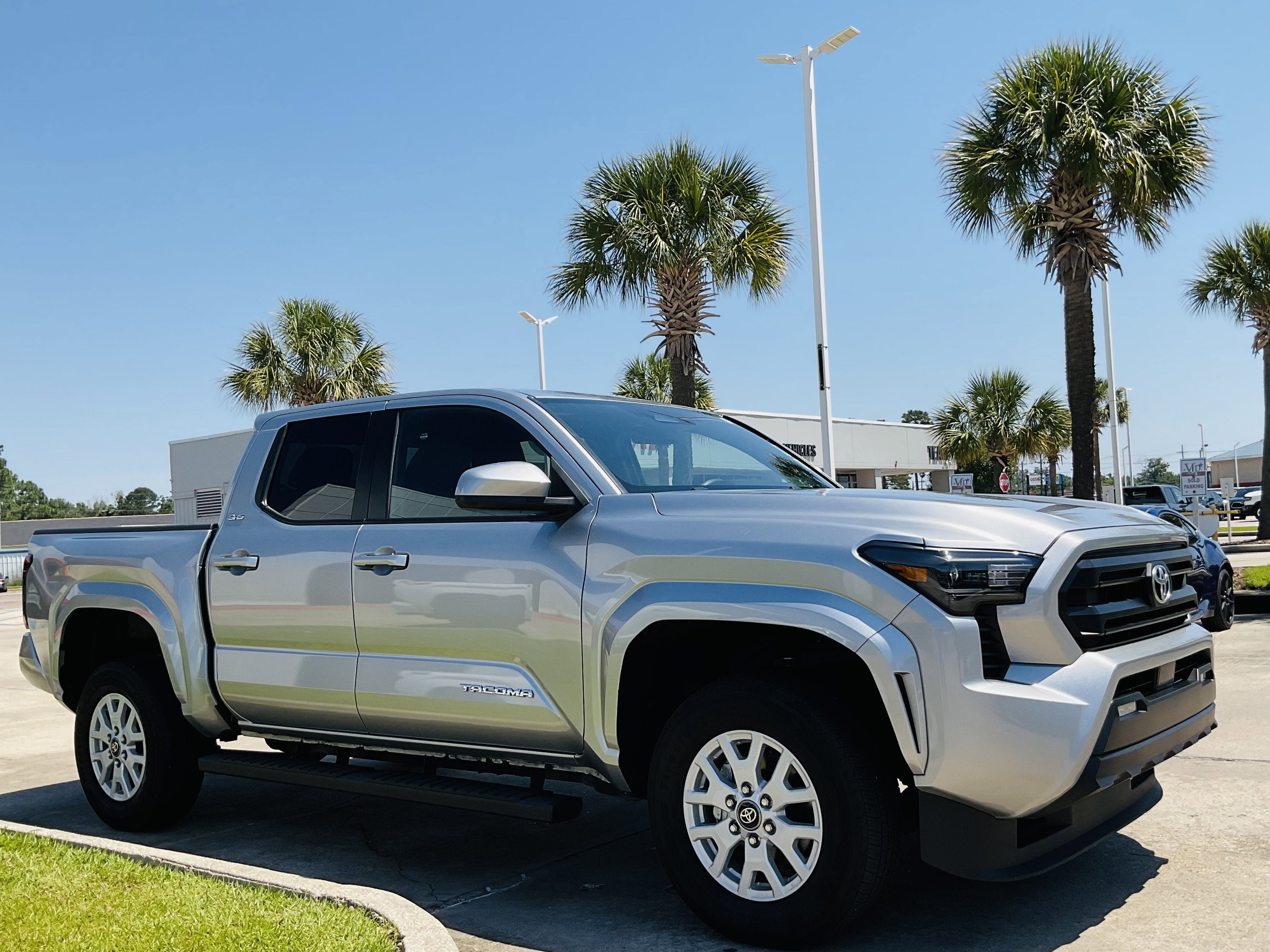 2024 Toyota TACOMA SR5 SR5