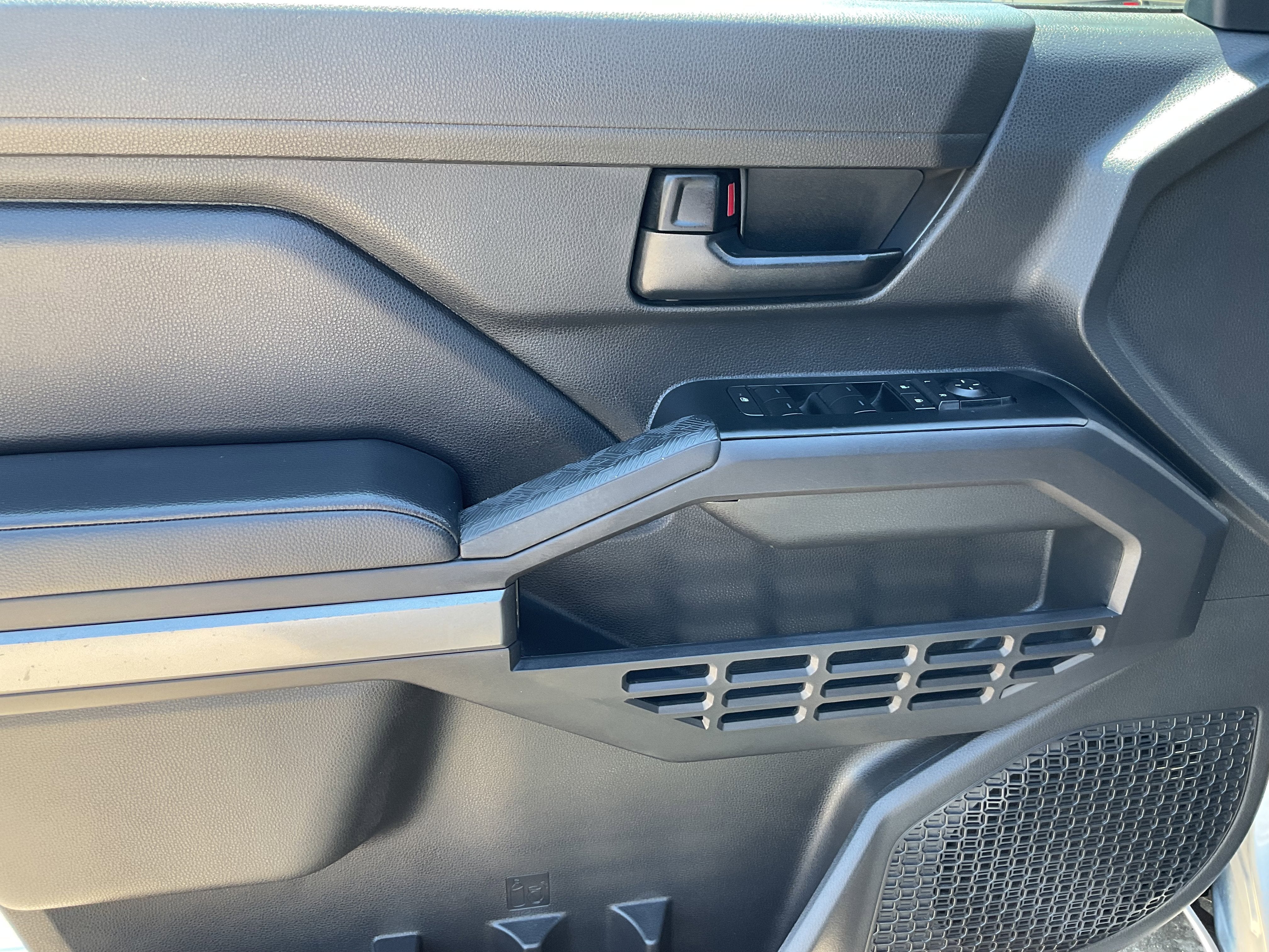 2024 Toyota TACOMA SR5 SR5