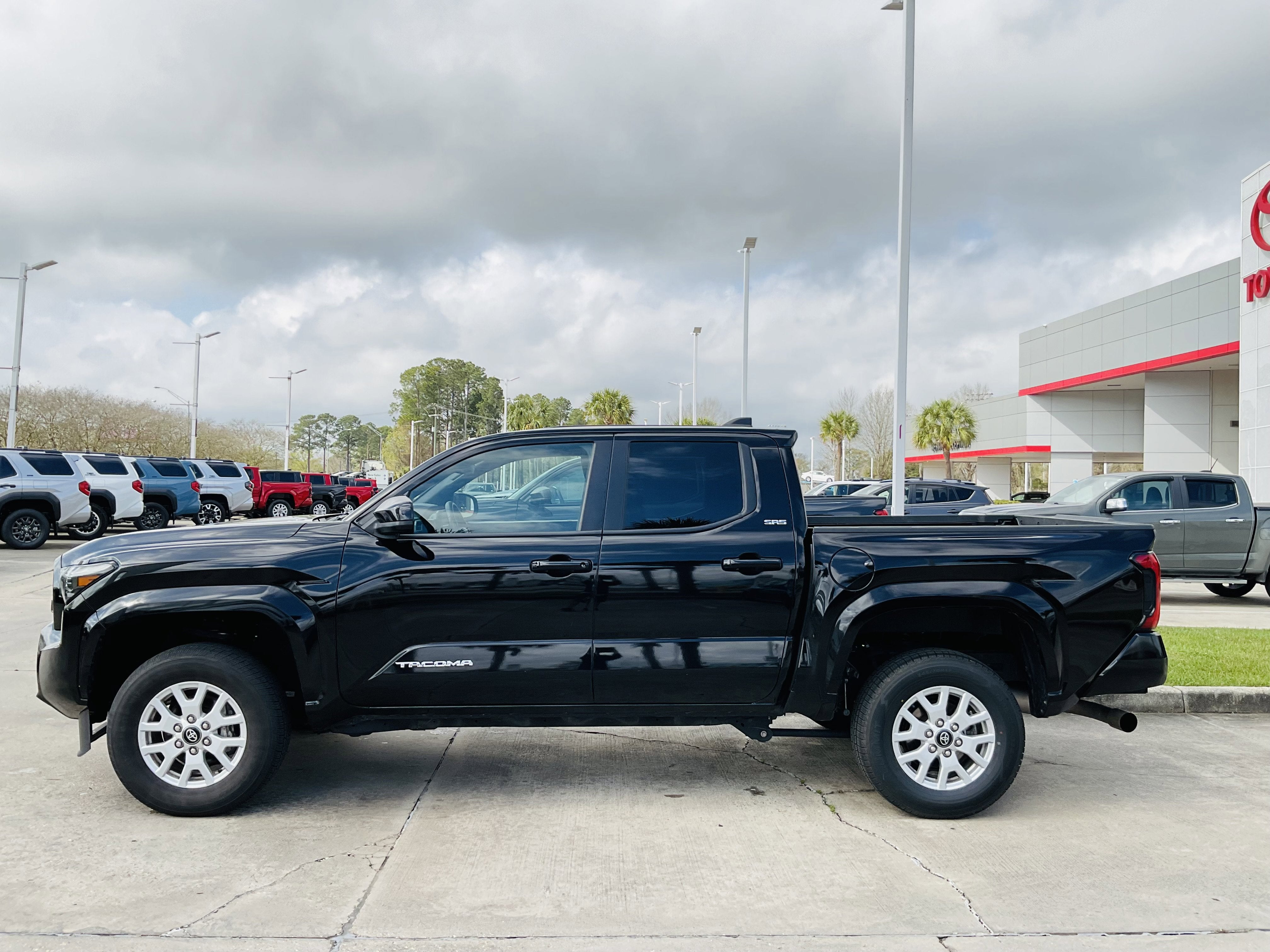 2024 Toyota TACOMA SR5 SR5