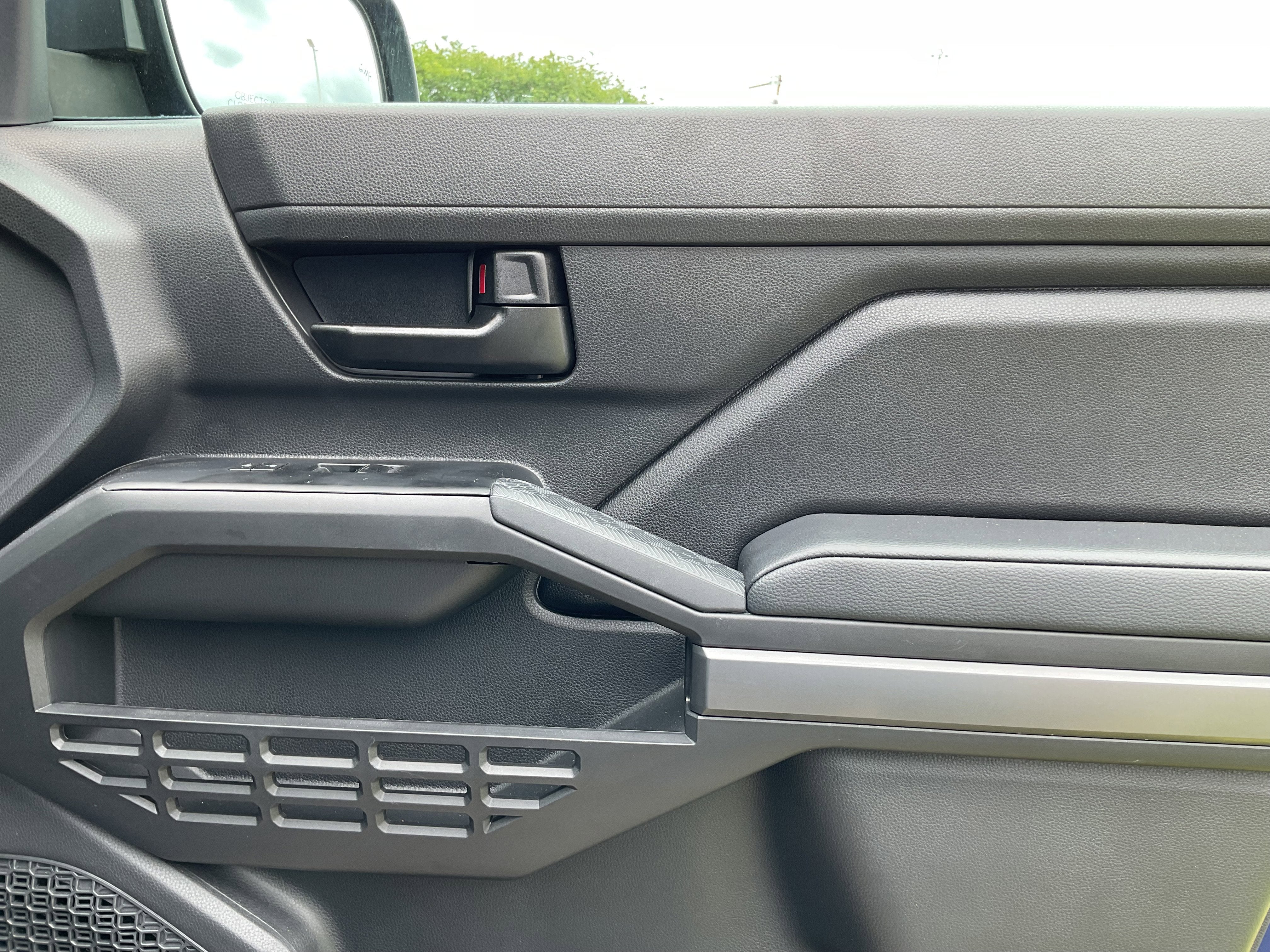 2025 Toyota TACOMA SR5 SR5