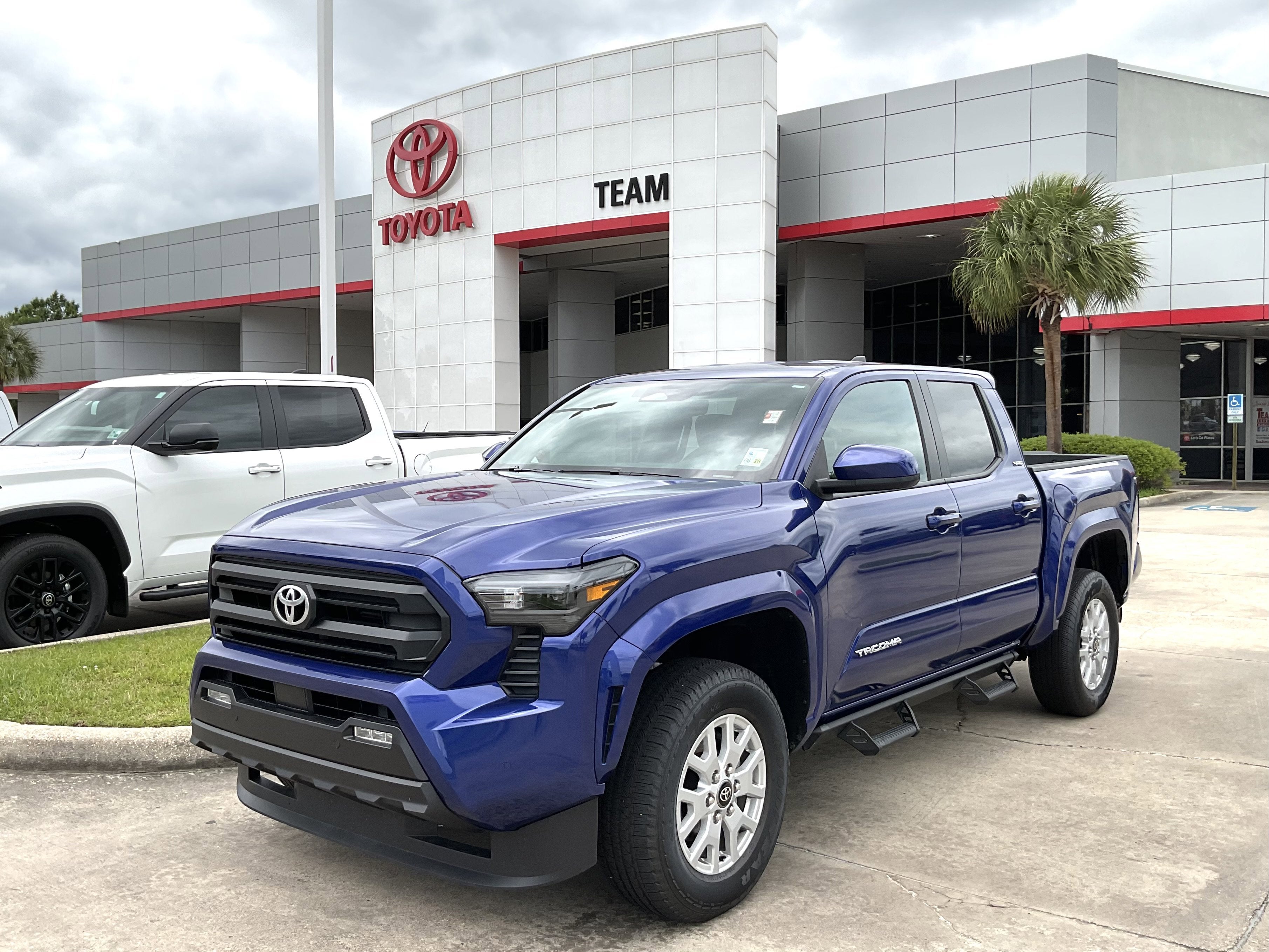 2025 Toyota TACOMA SR5 SR5