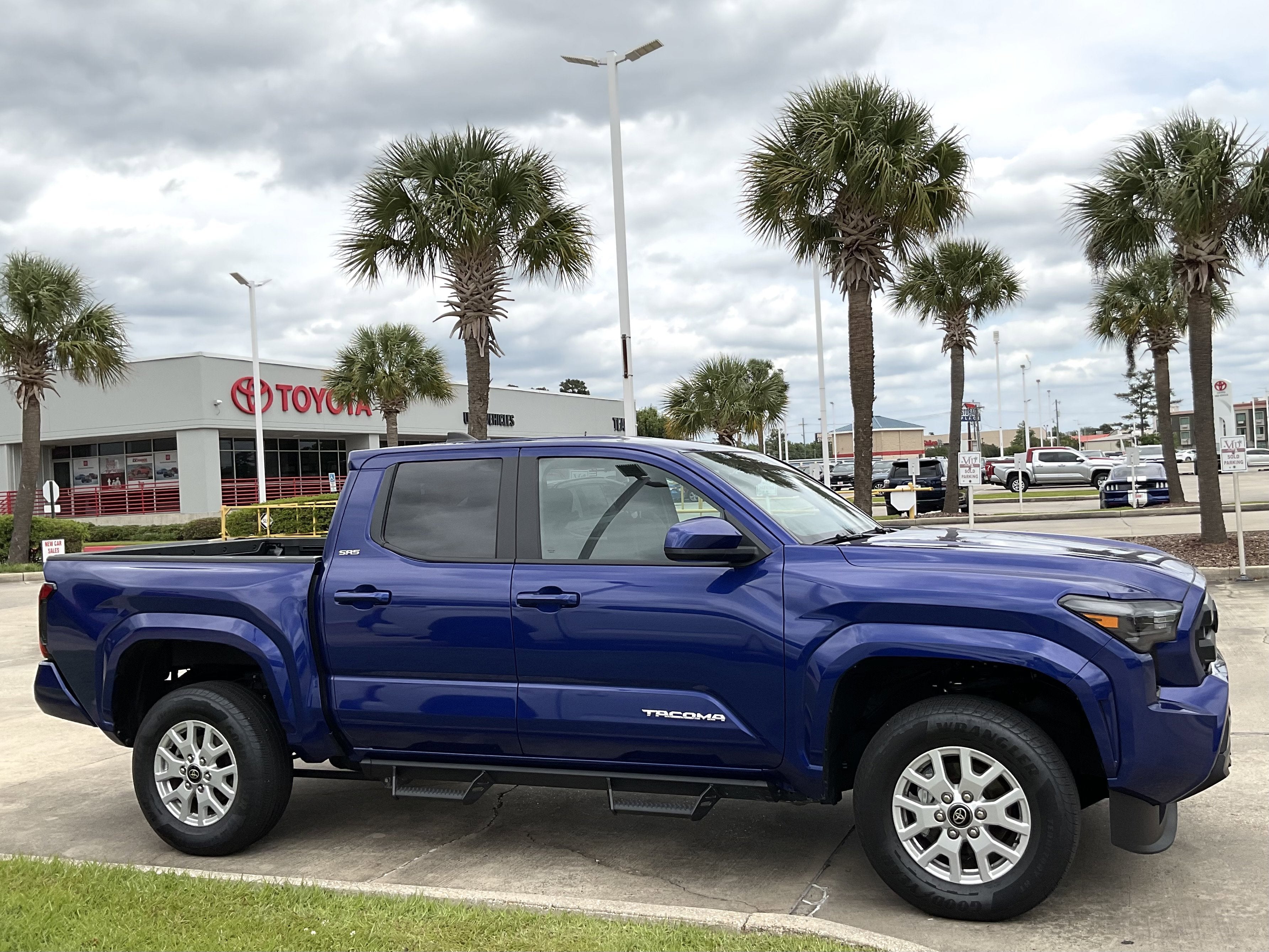 2025 Toyota TACOMA SR5 SR5