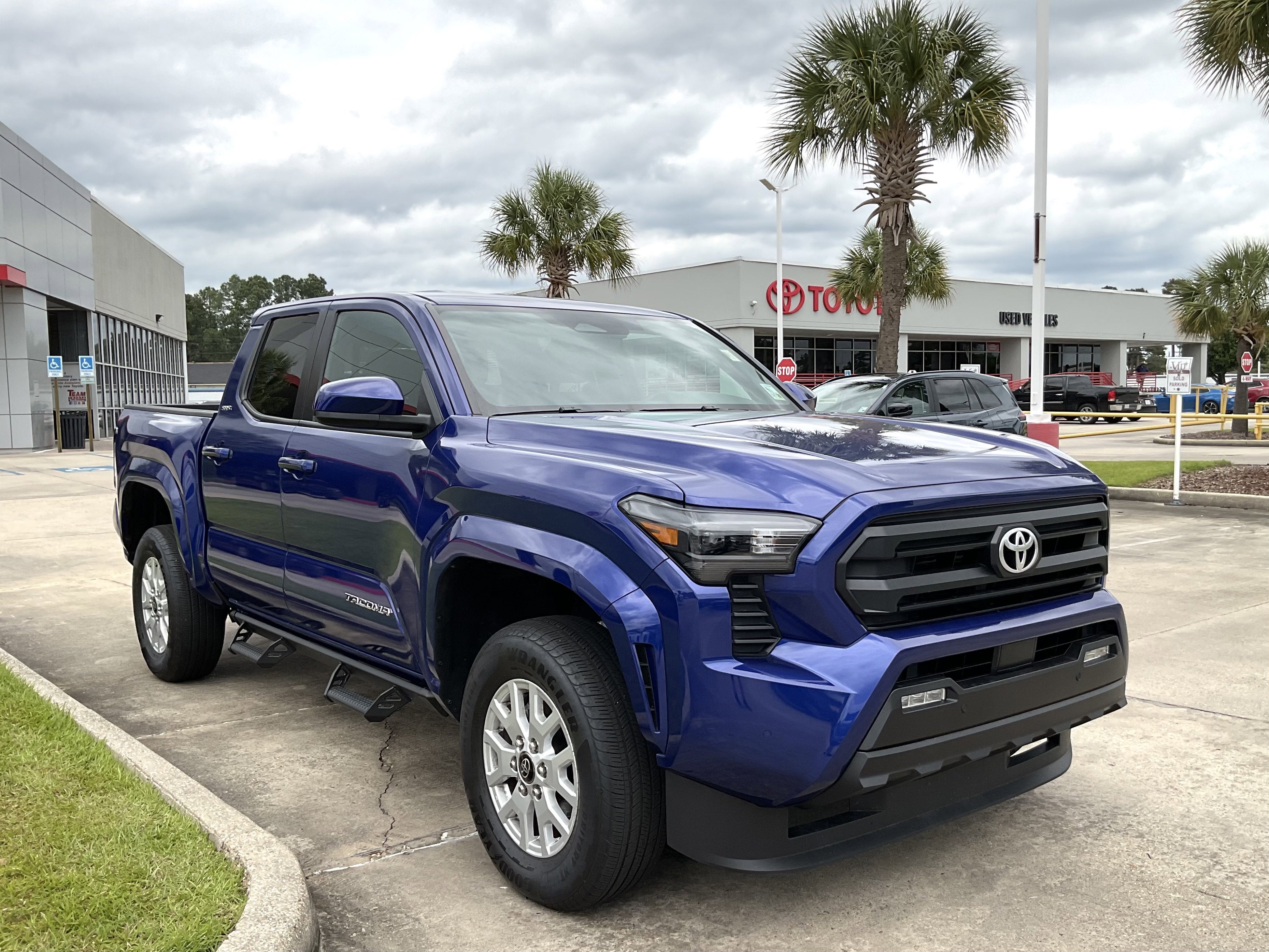 2025 Toyota TACOMA SR5 SR5