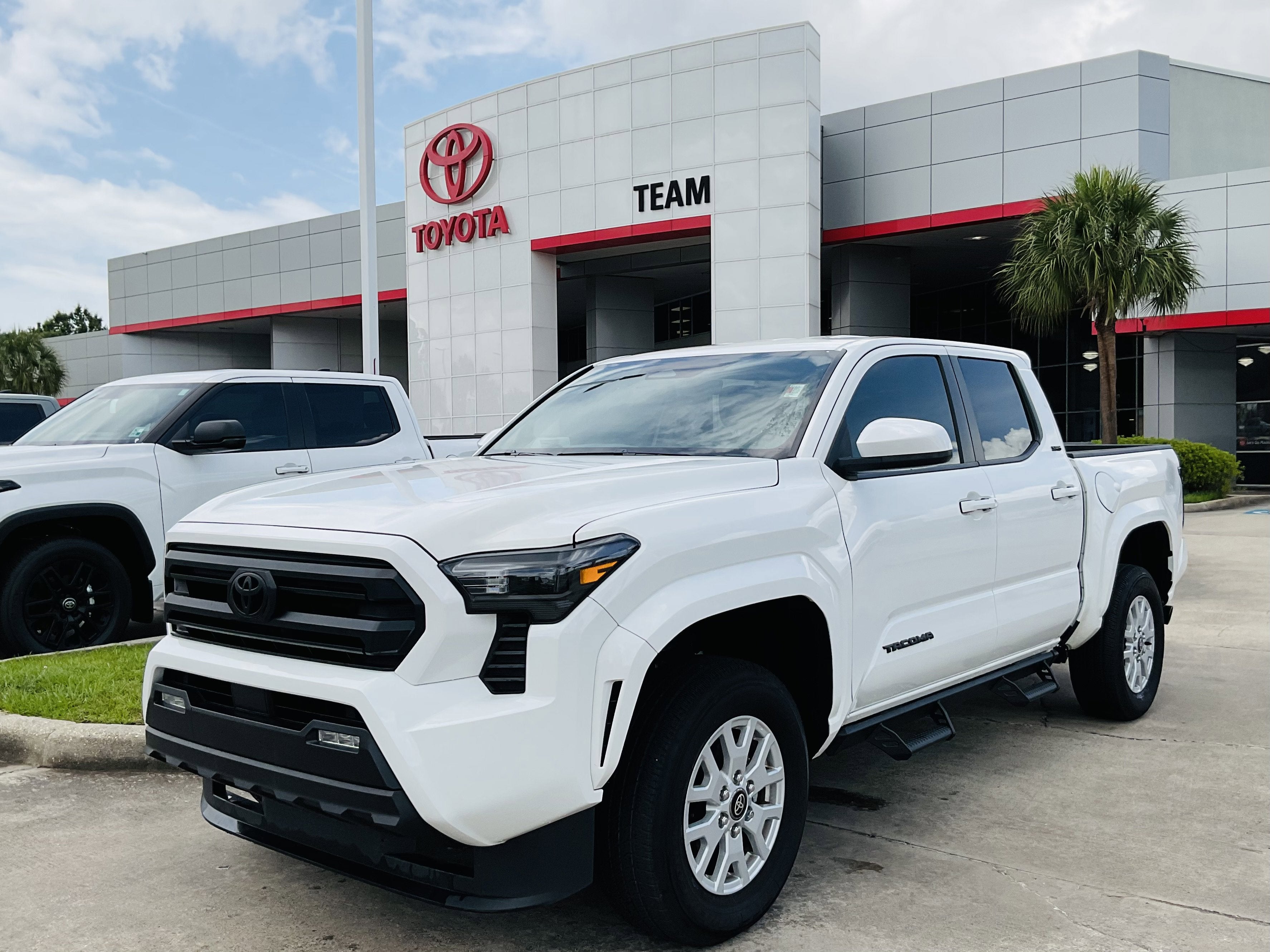 2025 Toyota Tacoma 4WD SR5