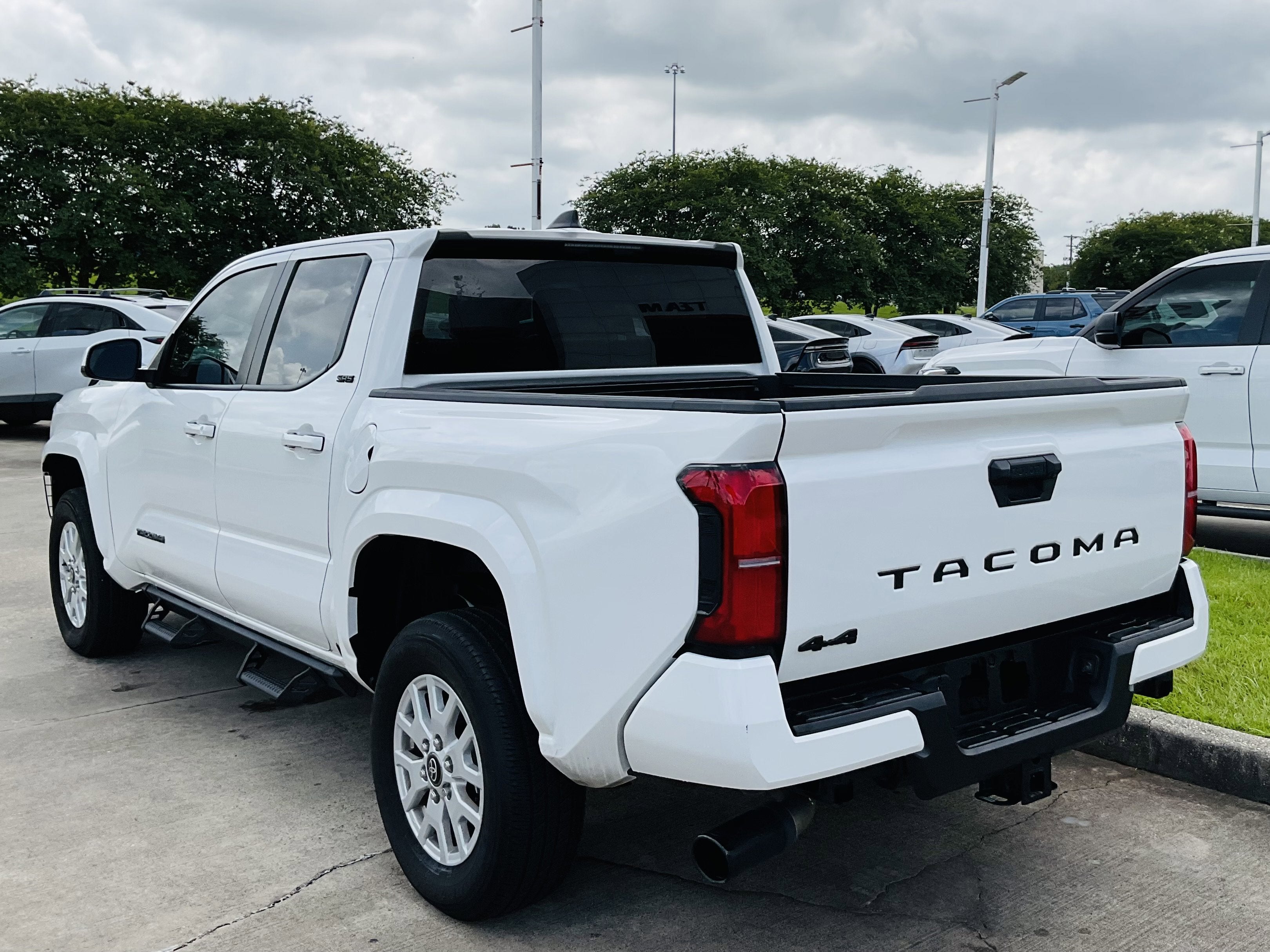 2025 Toyota Tacoma 4WD SR5