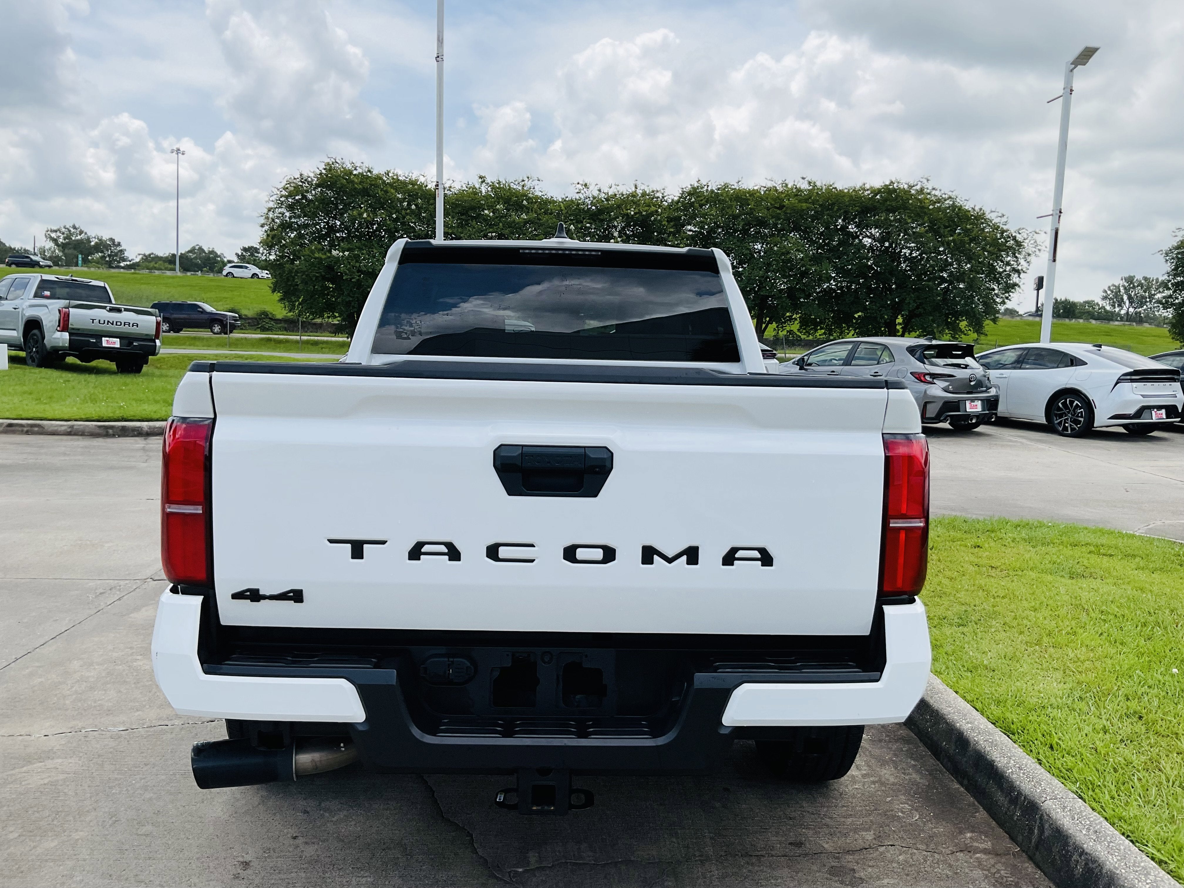 2025 Toyota Tacoma 4WD SR5