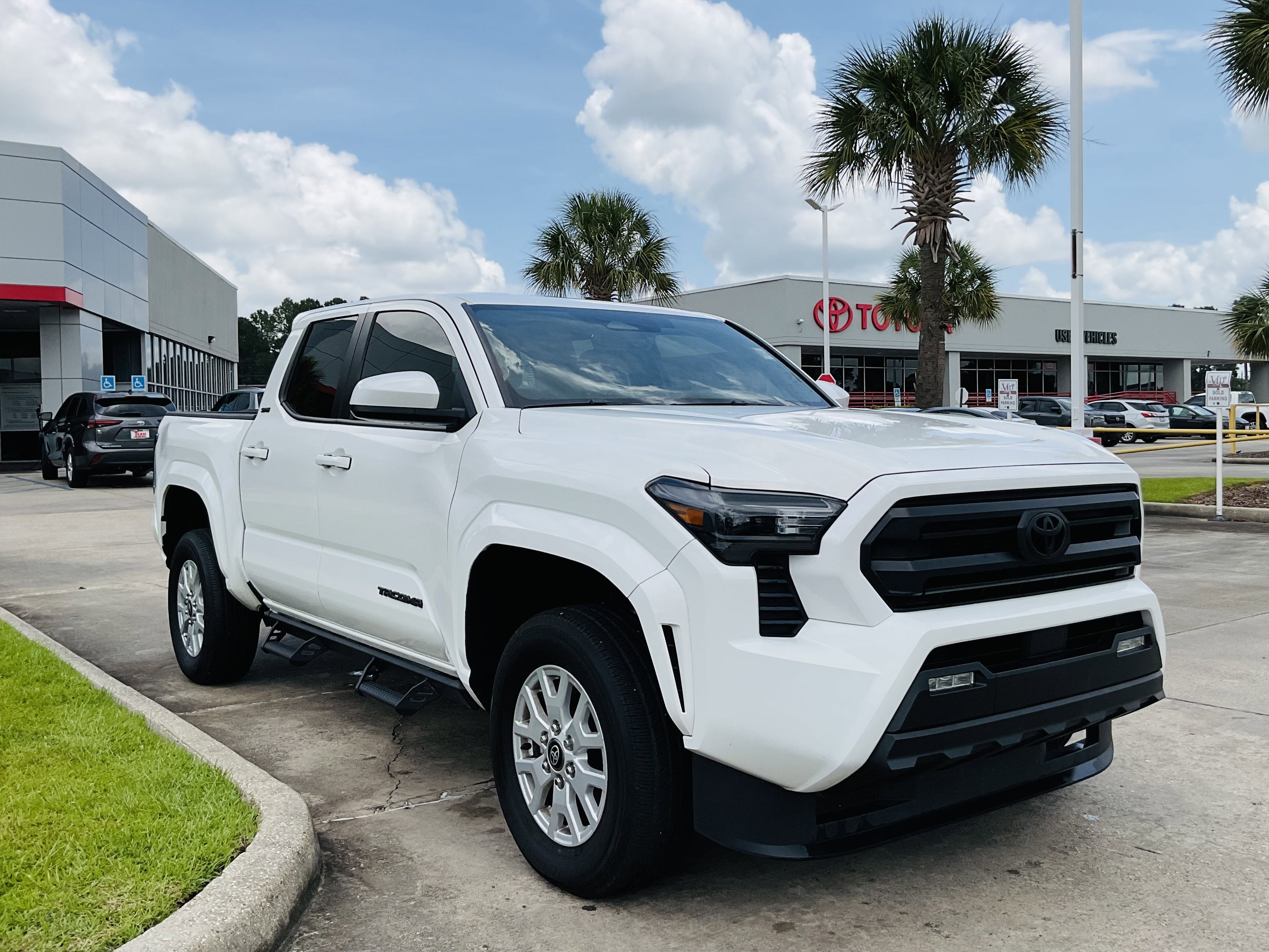 2025 Toyota Tacoma 4WD SR5