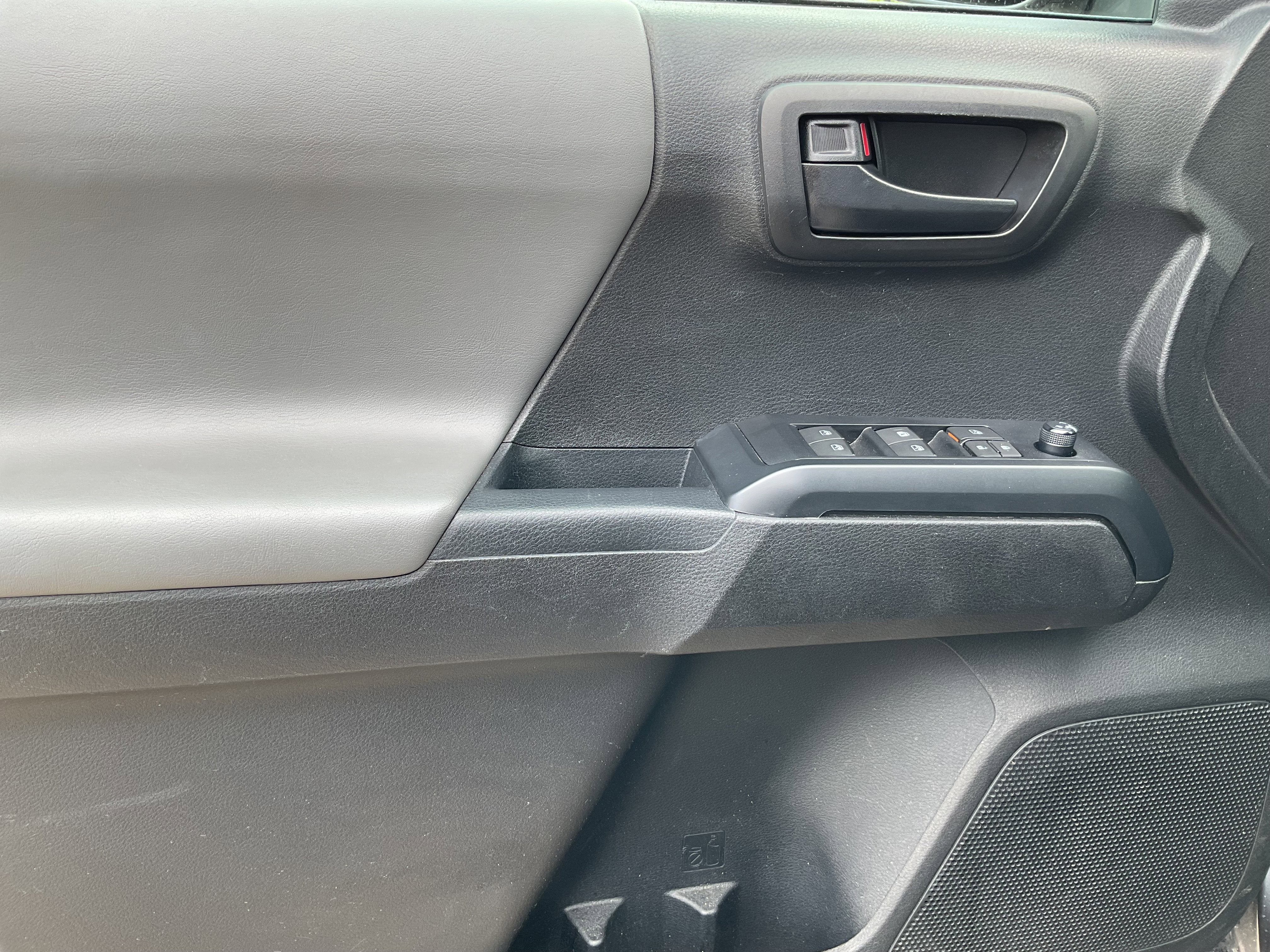 2022 Toyota TACOMA SR SR