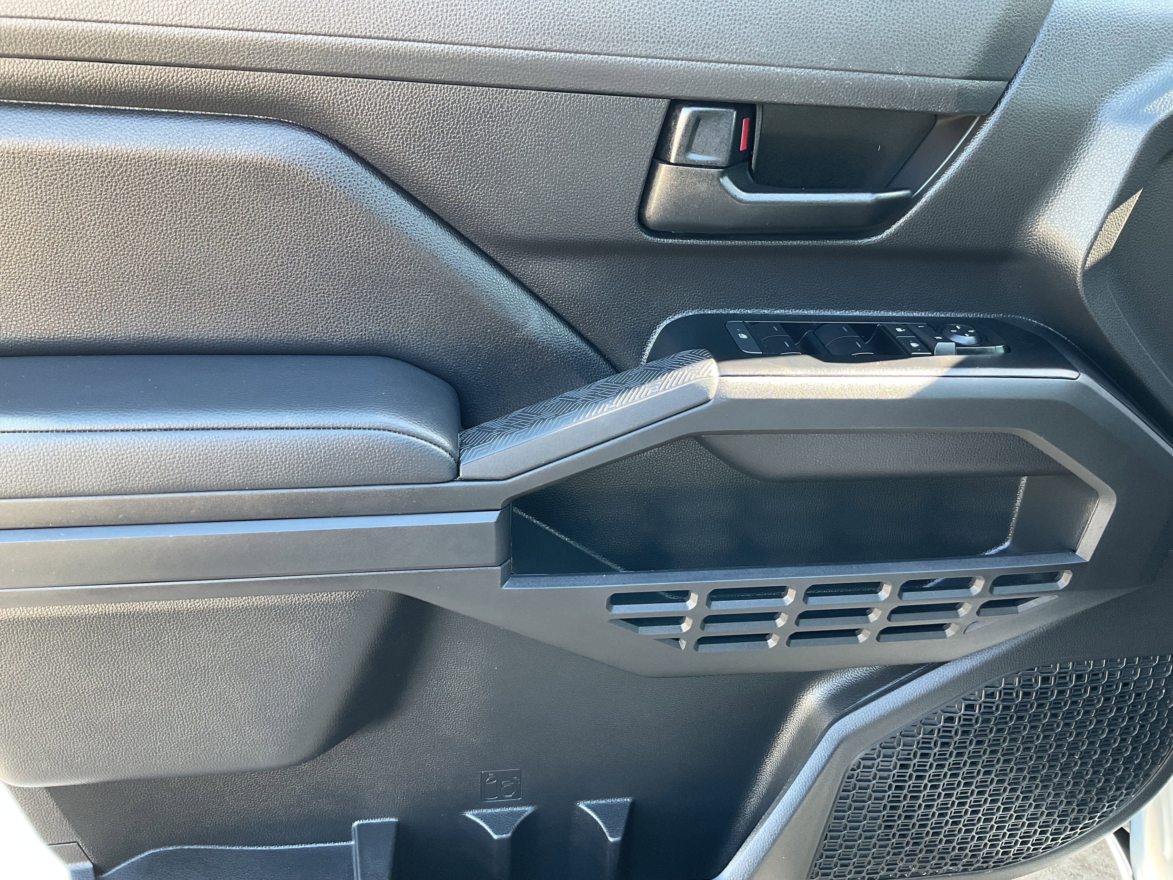 2025 Toyota TACOMA SR SR