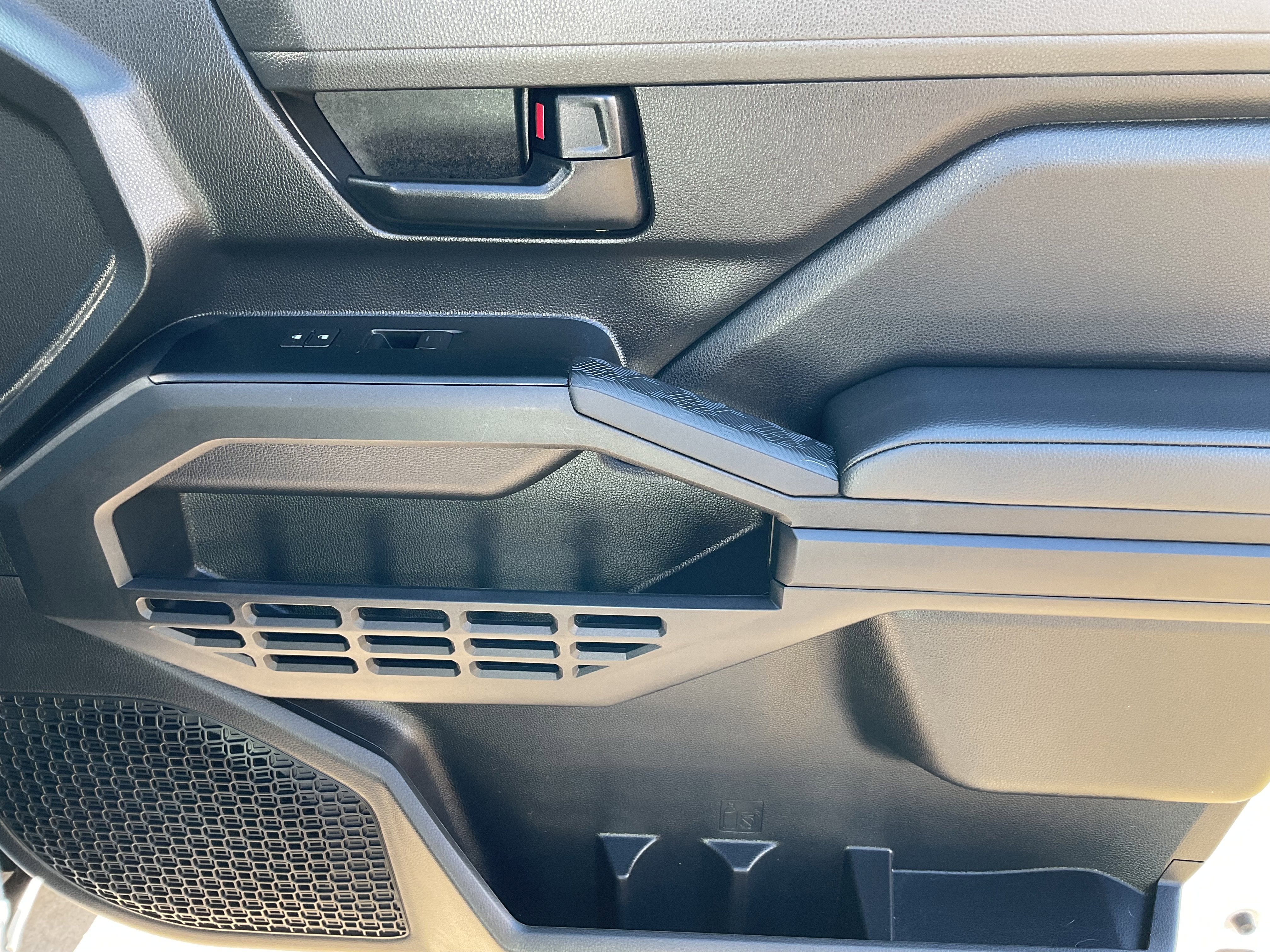 2025 Toyota TACOMA SR SR