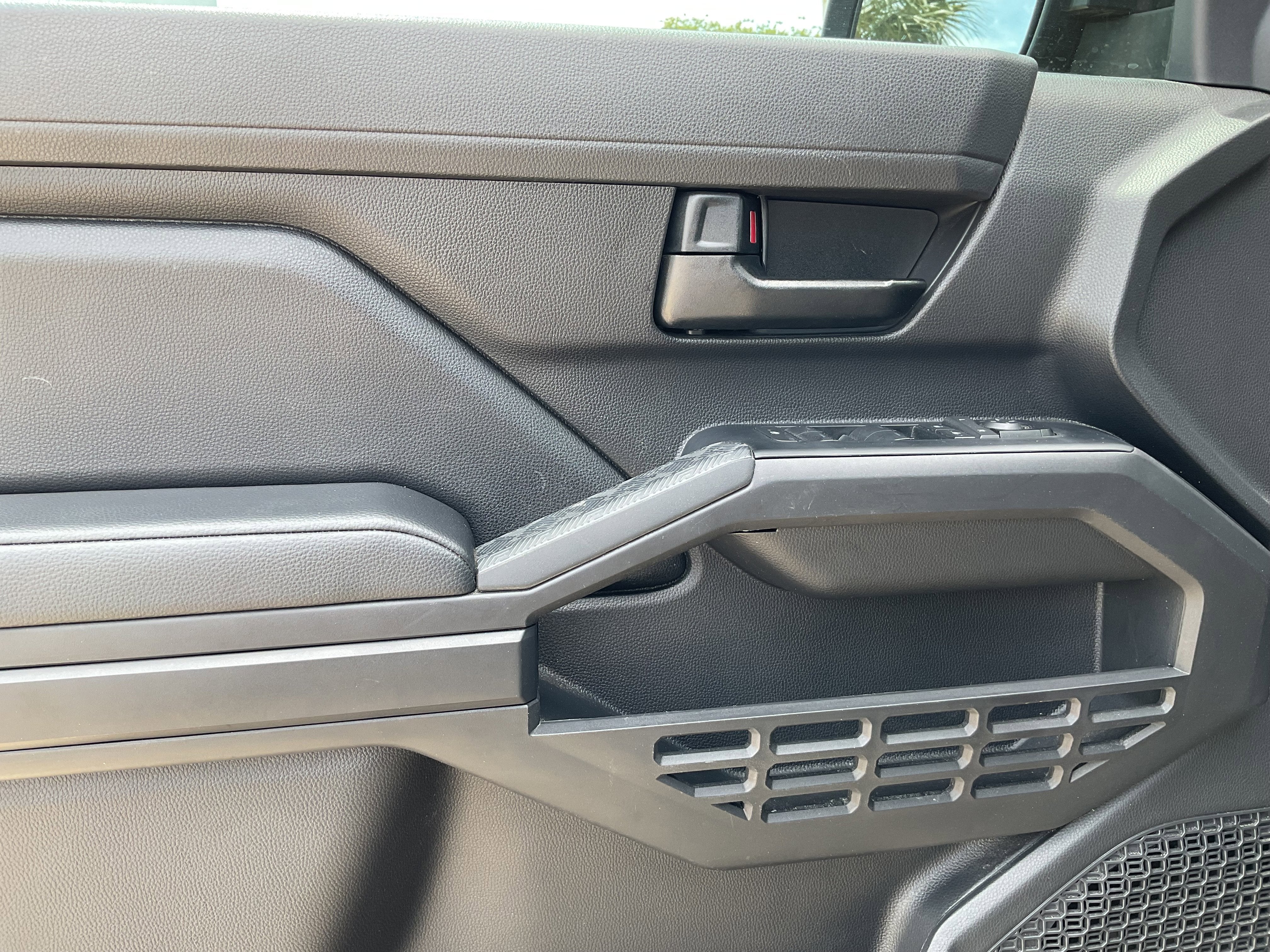 2025 Toyota TACOMA SR SR