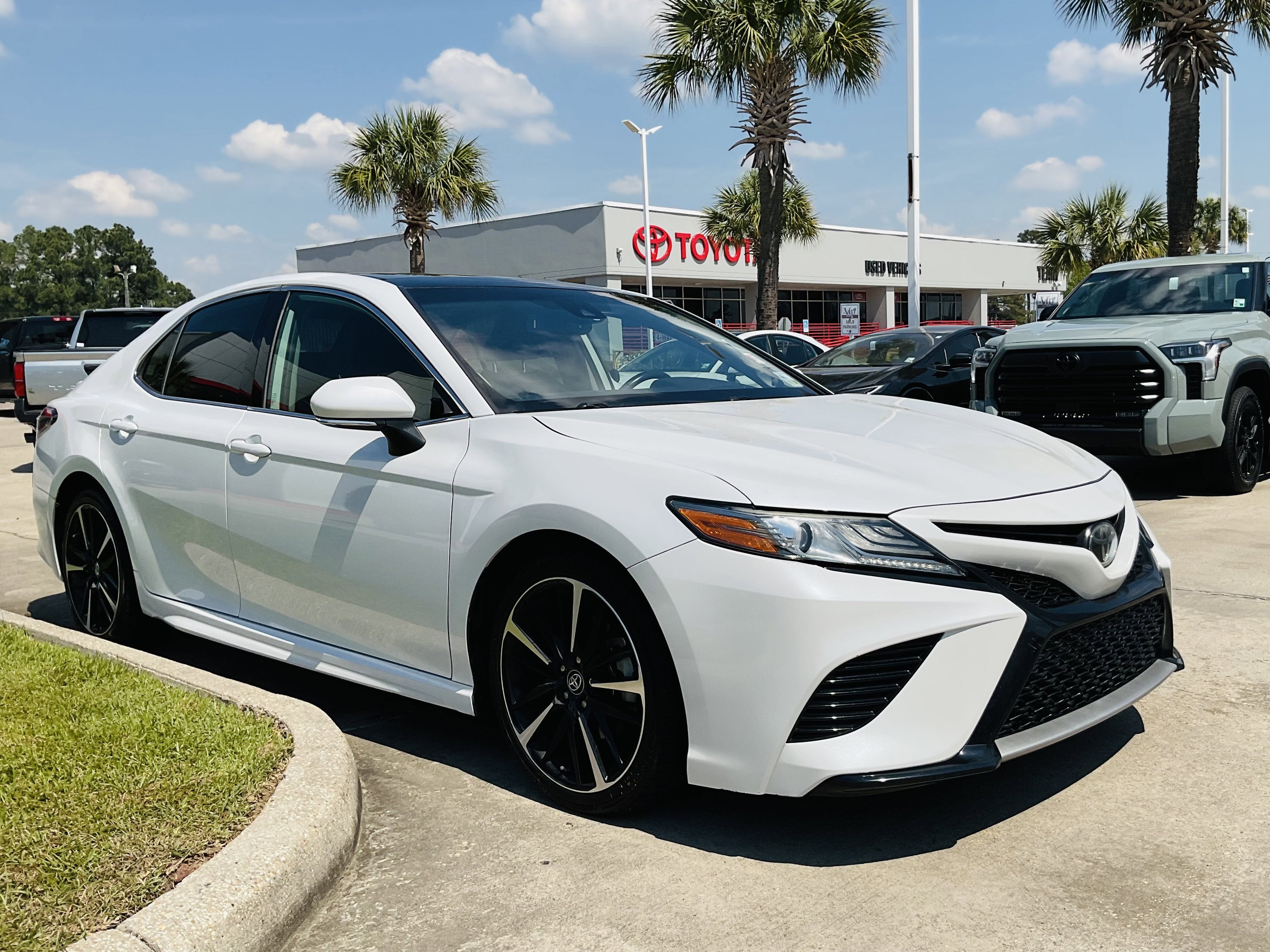 2019 Toyota CAMRY XLE V6