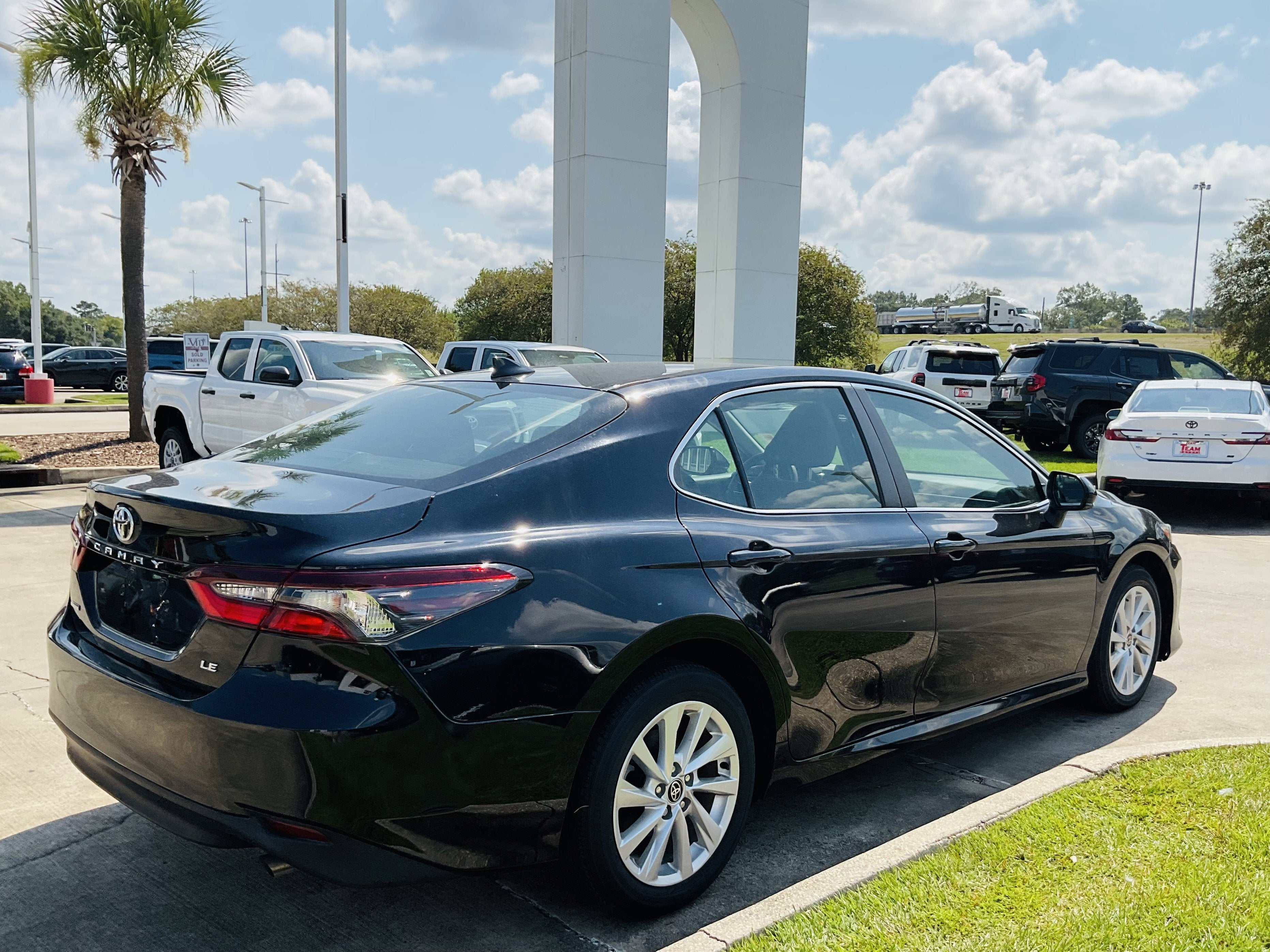2023 Toyota CAMRY LE