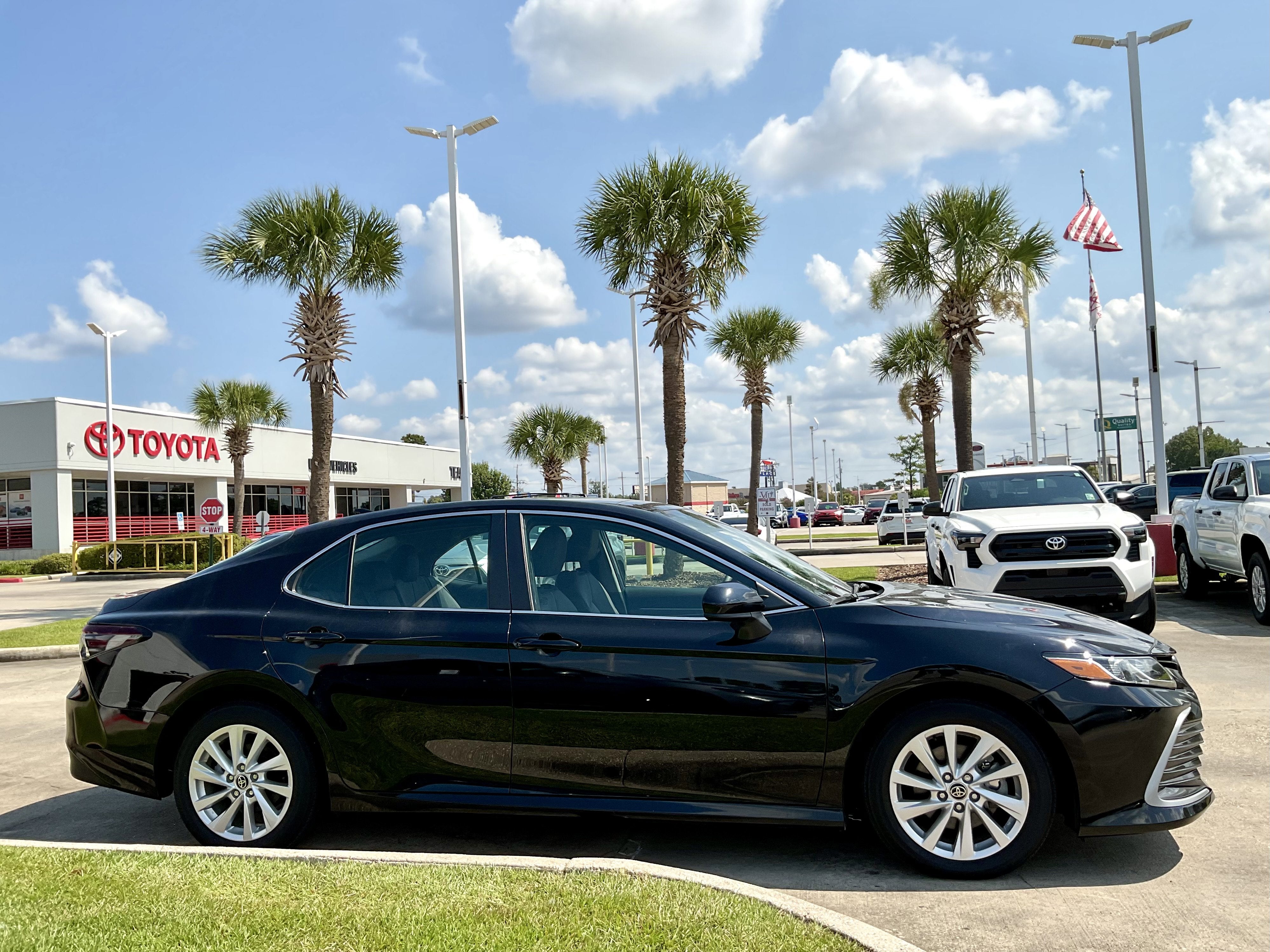 2023 Toyota CAMRY LE