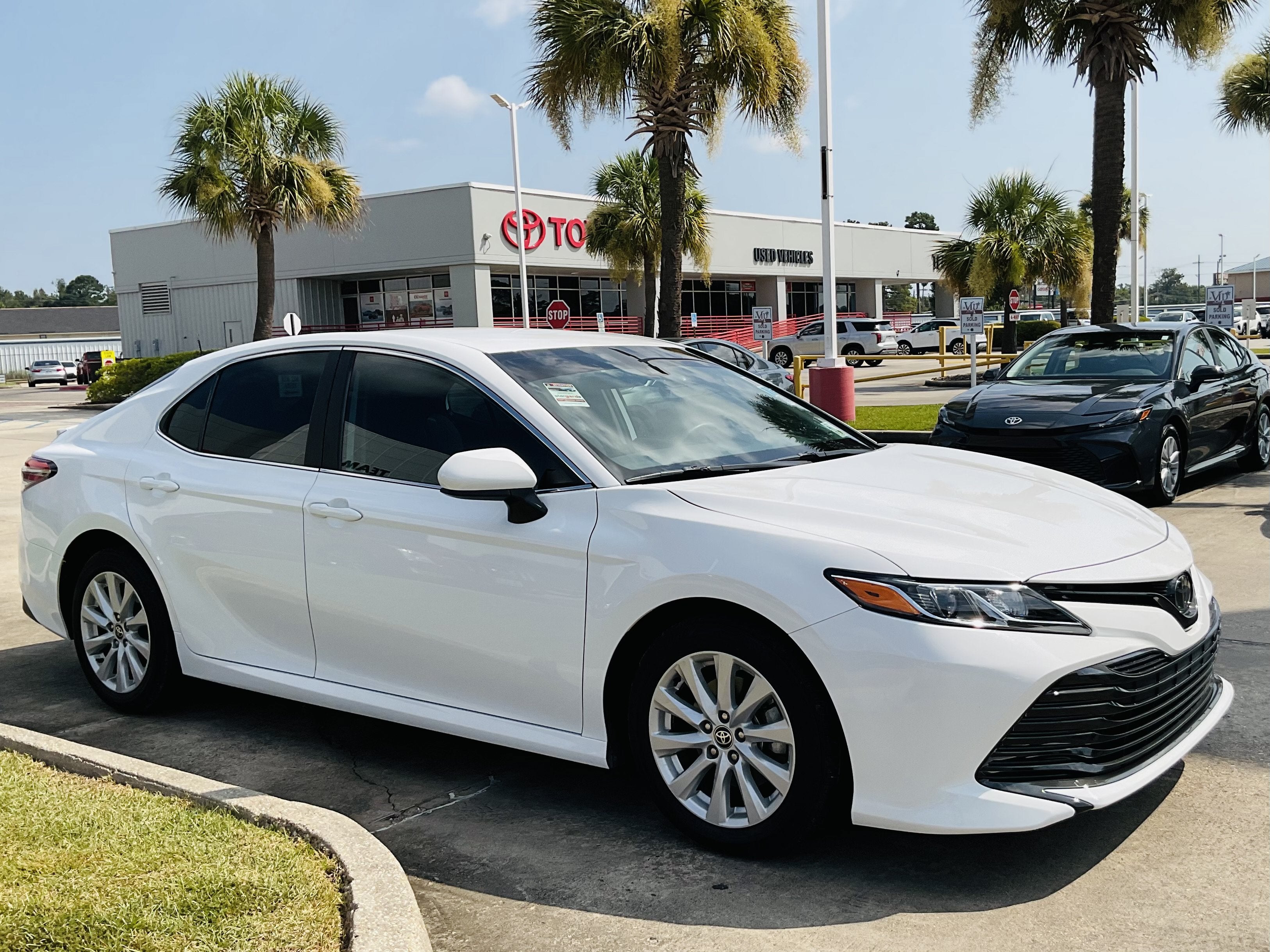 2020 Toyota Camry LE