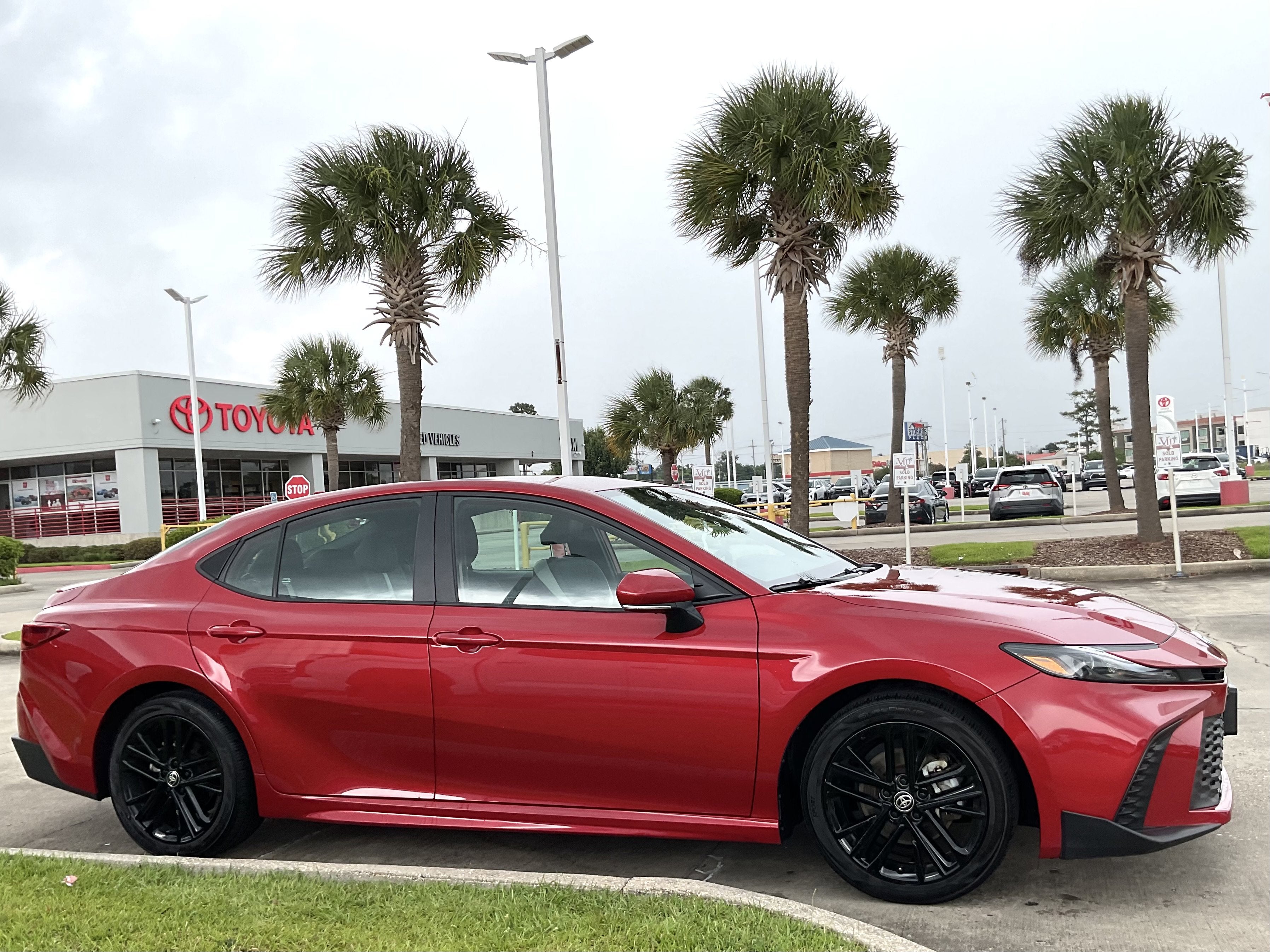 2025 Toyota Camry SE