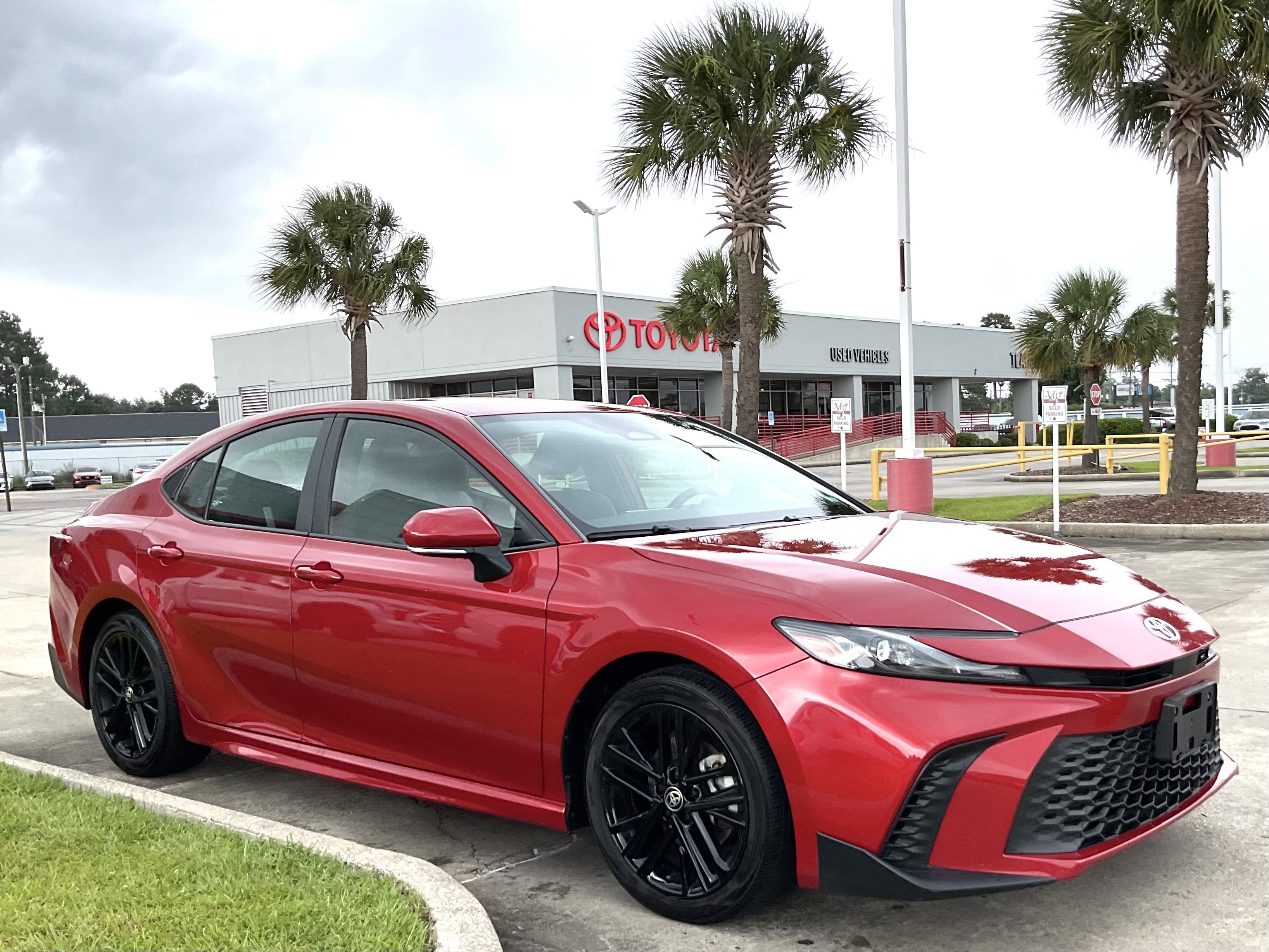 2025 Toyota Camry SE