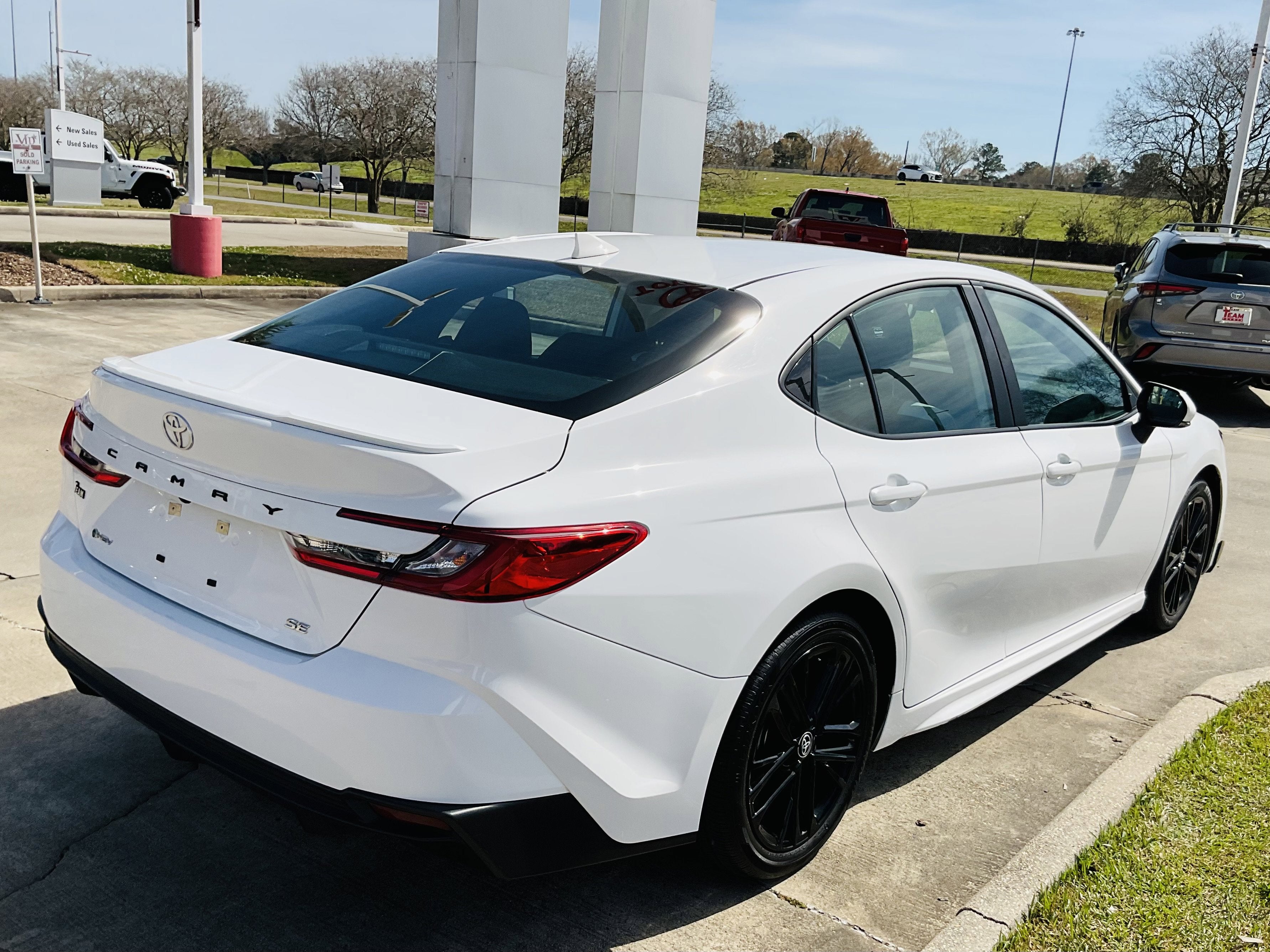 2025 Toyota CAMRY SE
