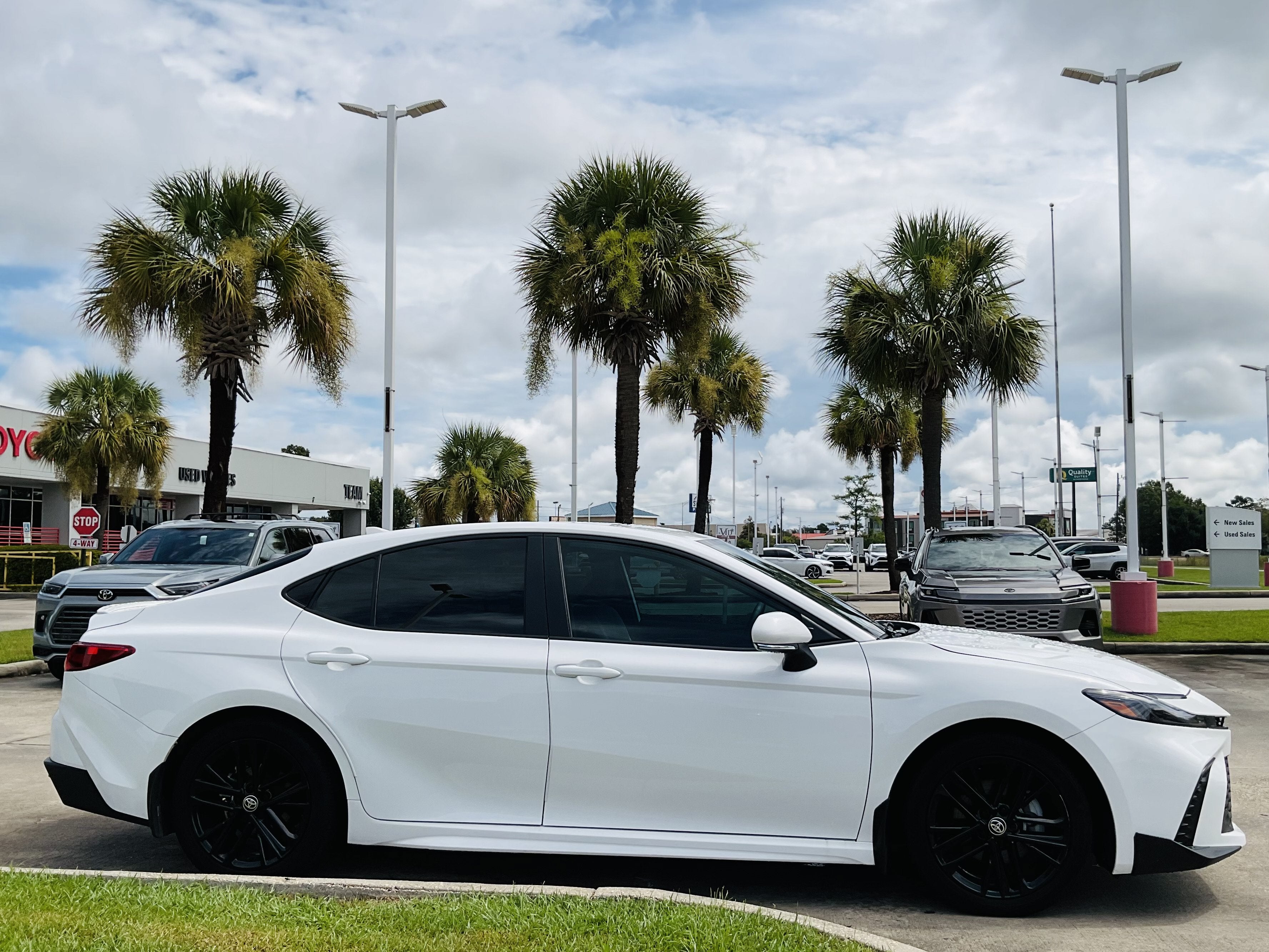 2025 Toyota Camry SE