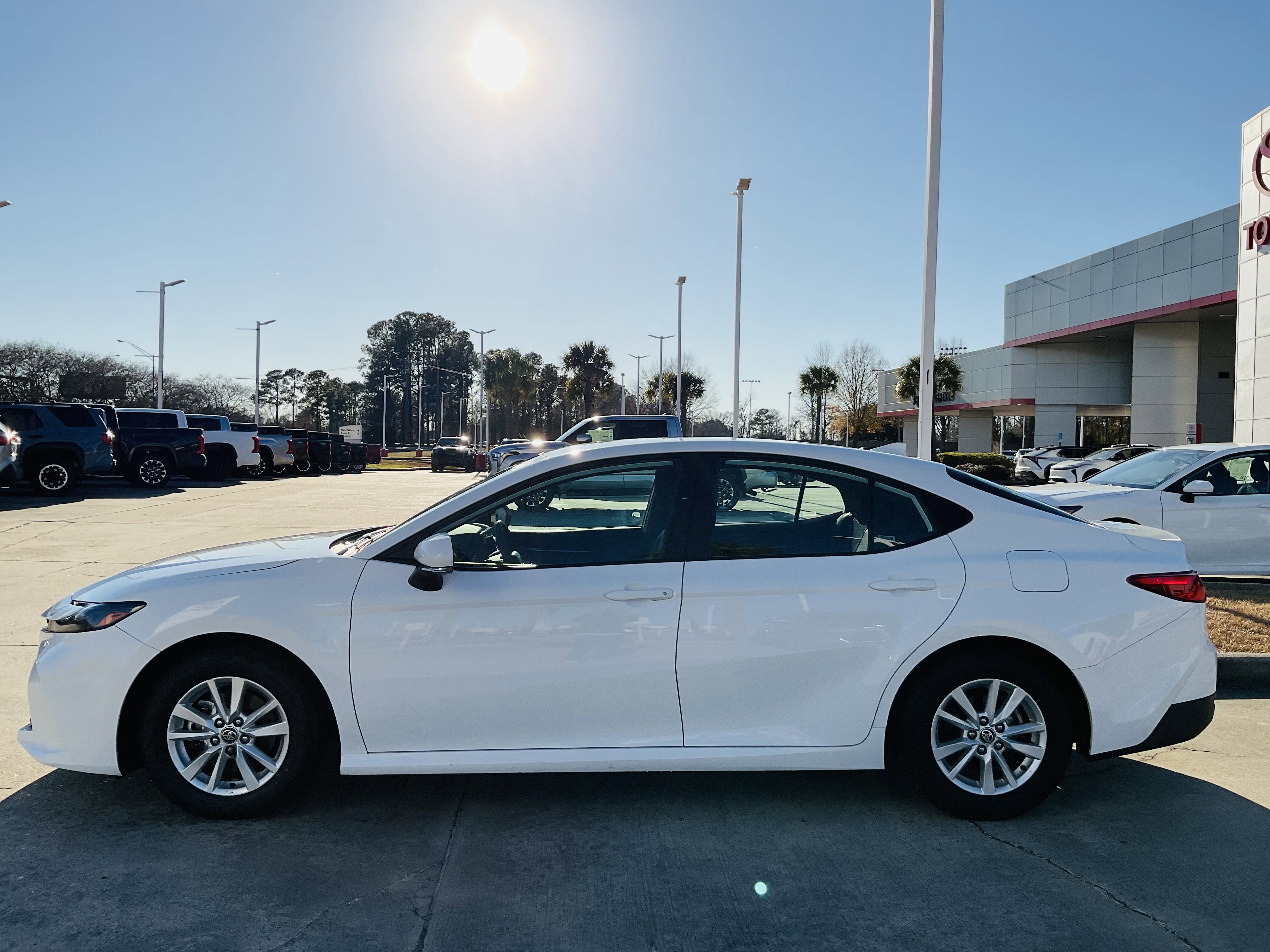 2025 Toyota CAMRY LE