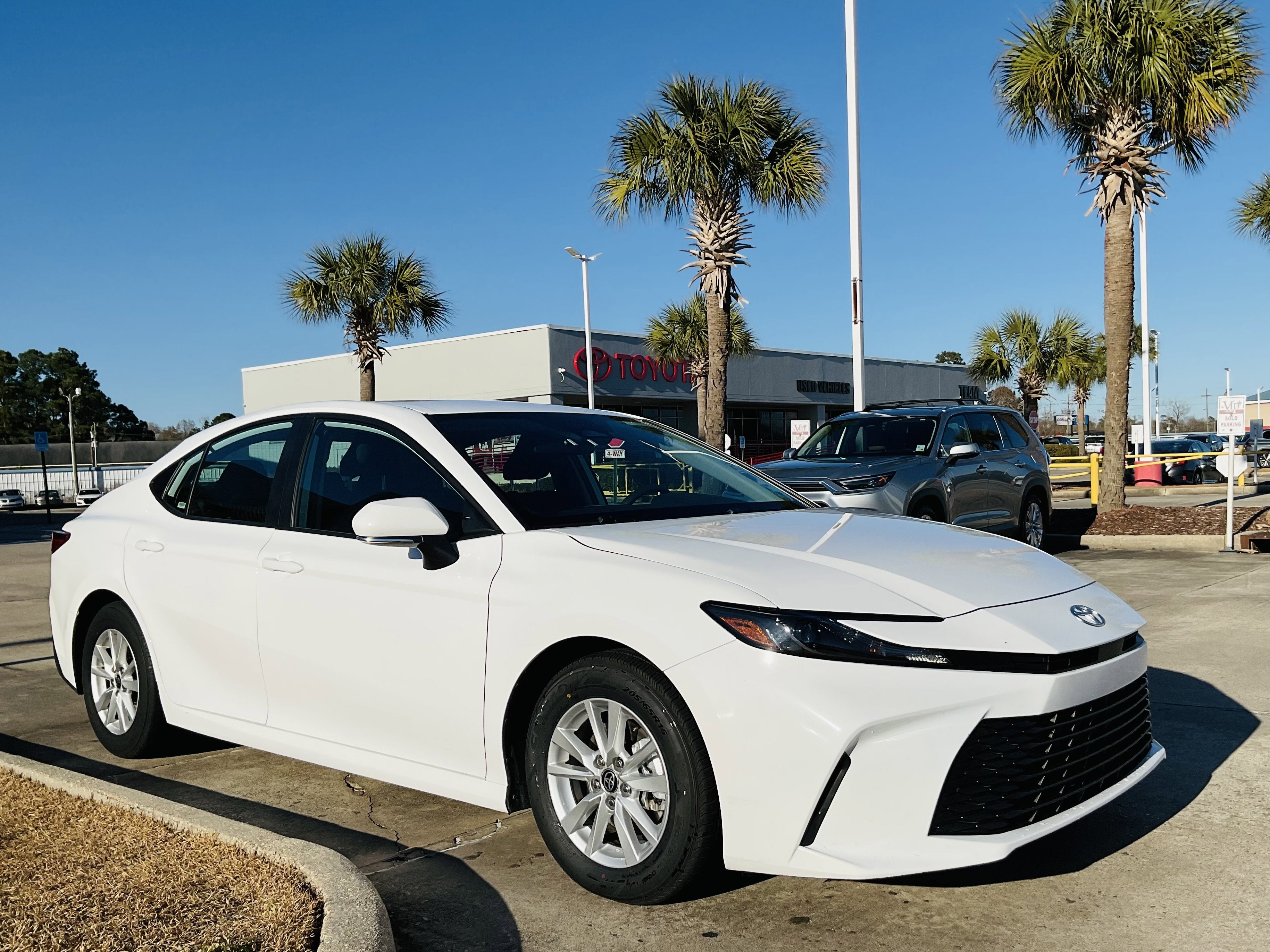 2025 Toyota CAMRY LE