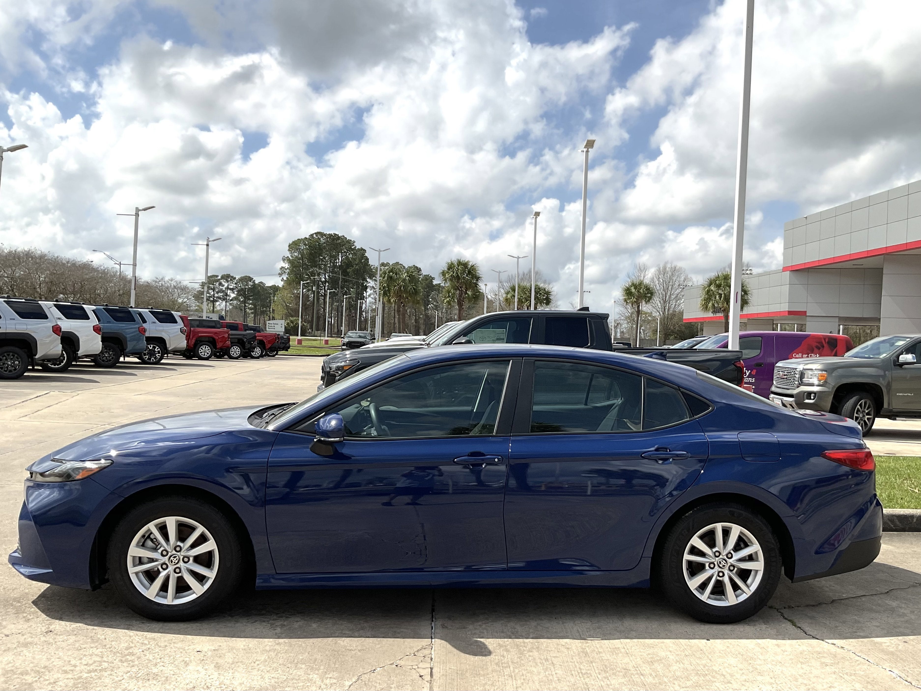 2025 Toyota CAMRY LE