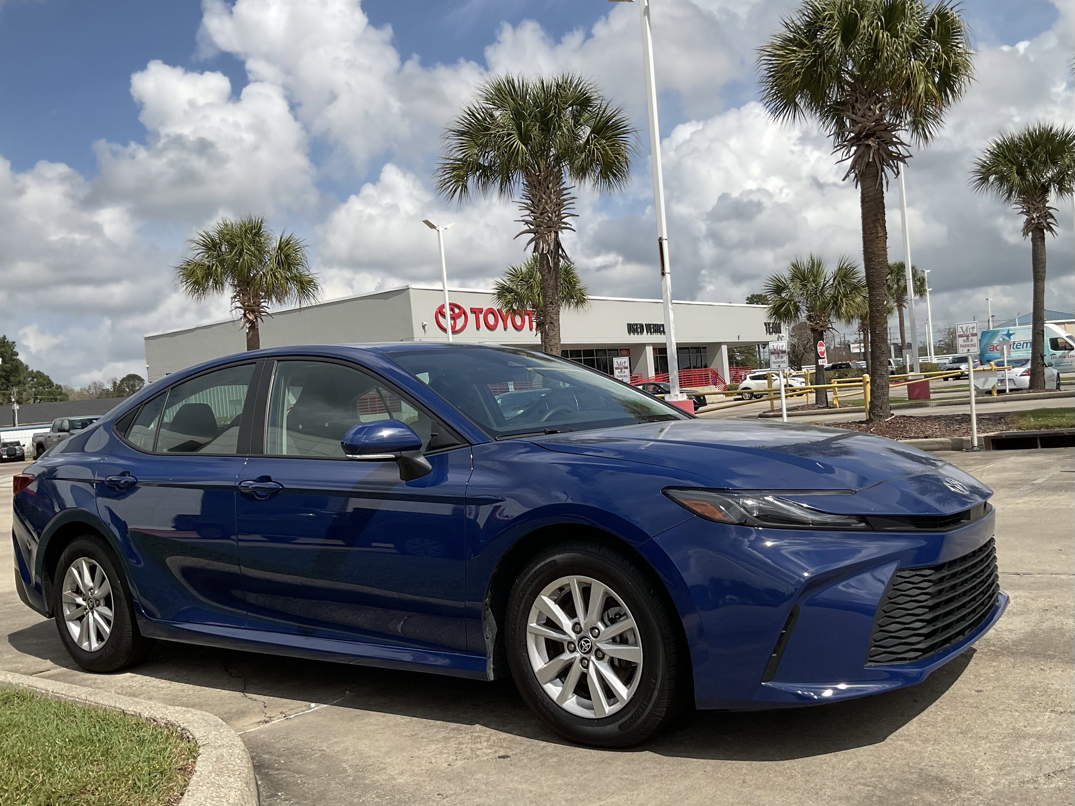 2025 Toyota CAMRY LE