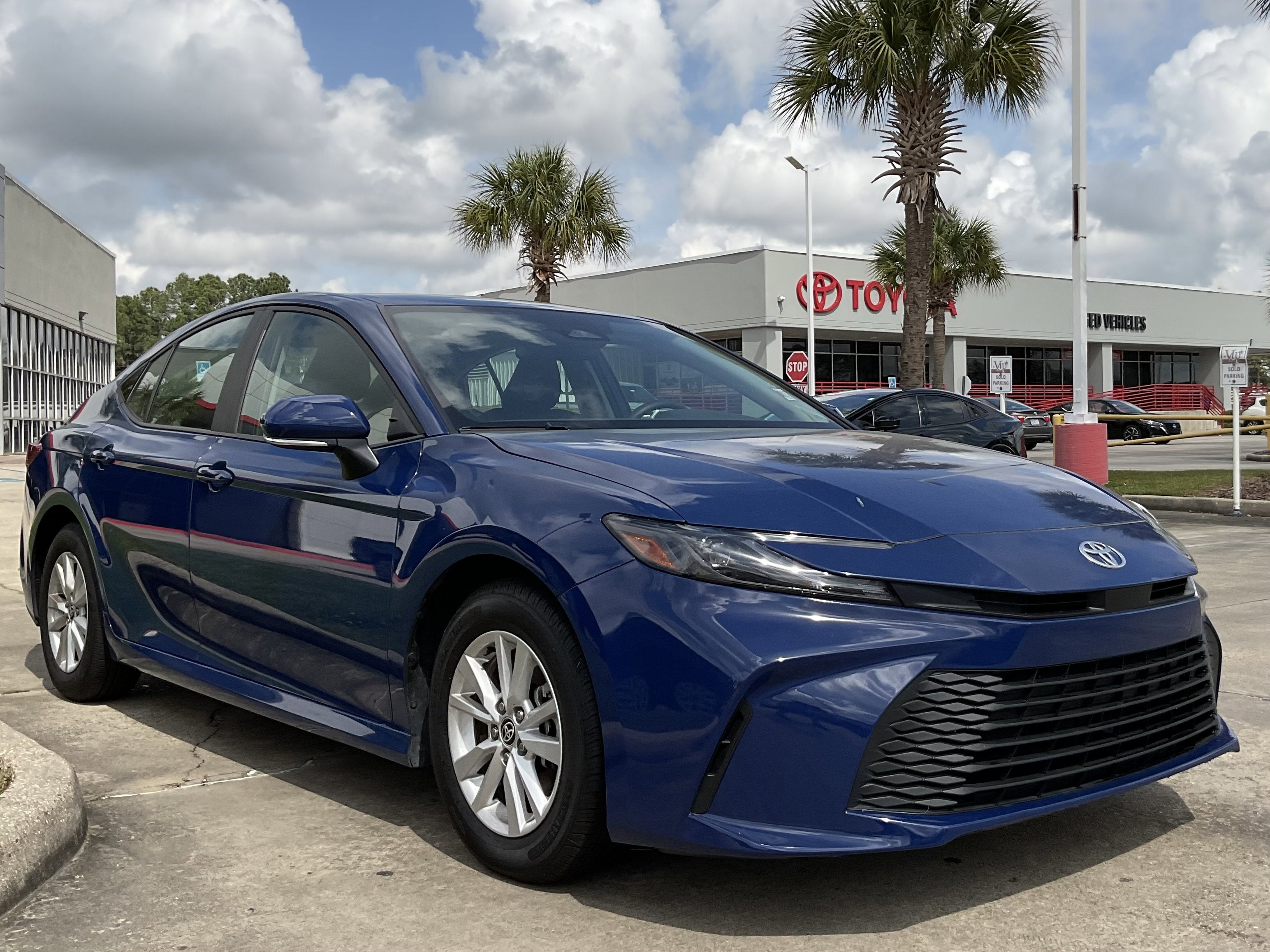 2025 Toyota CAMRY LE