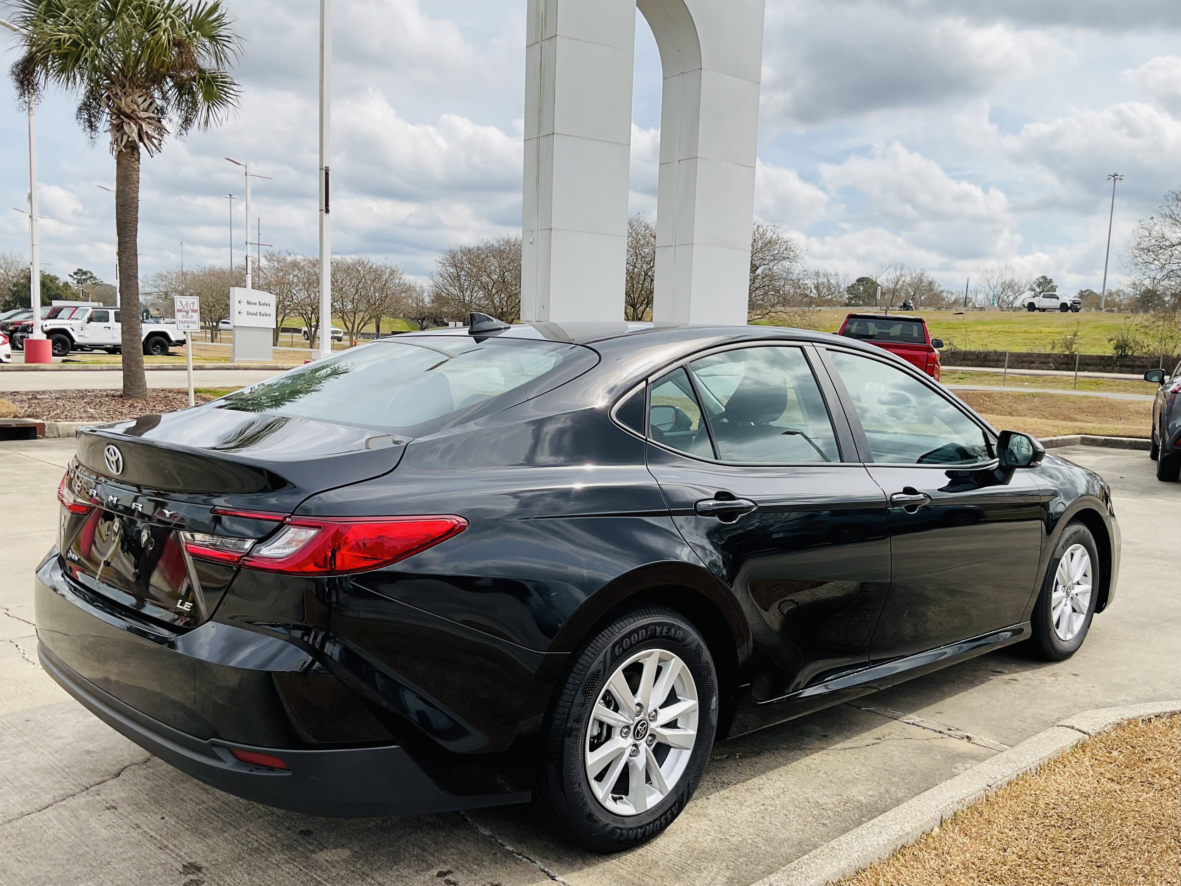 2025 Toyota CAMRY LE