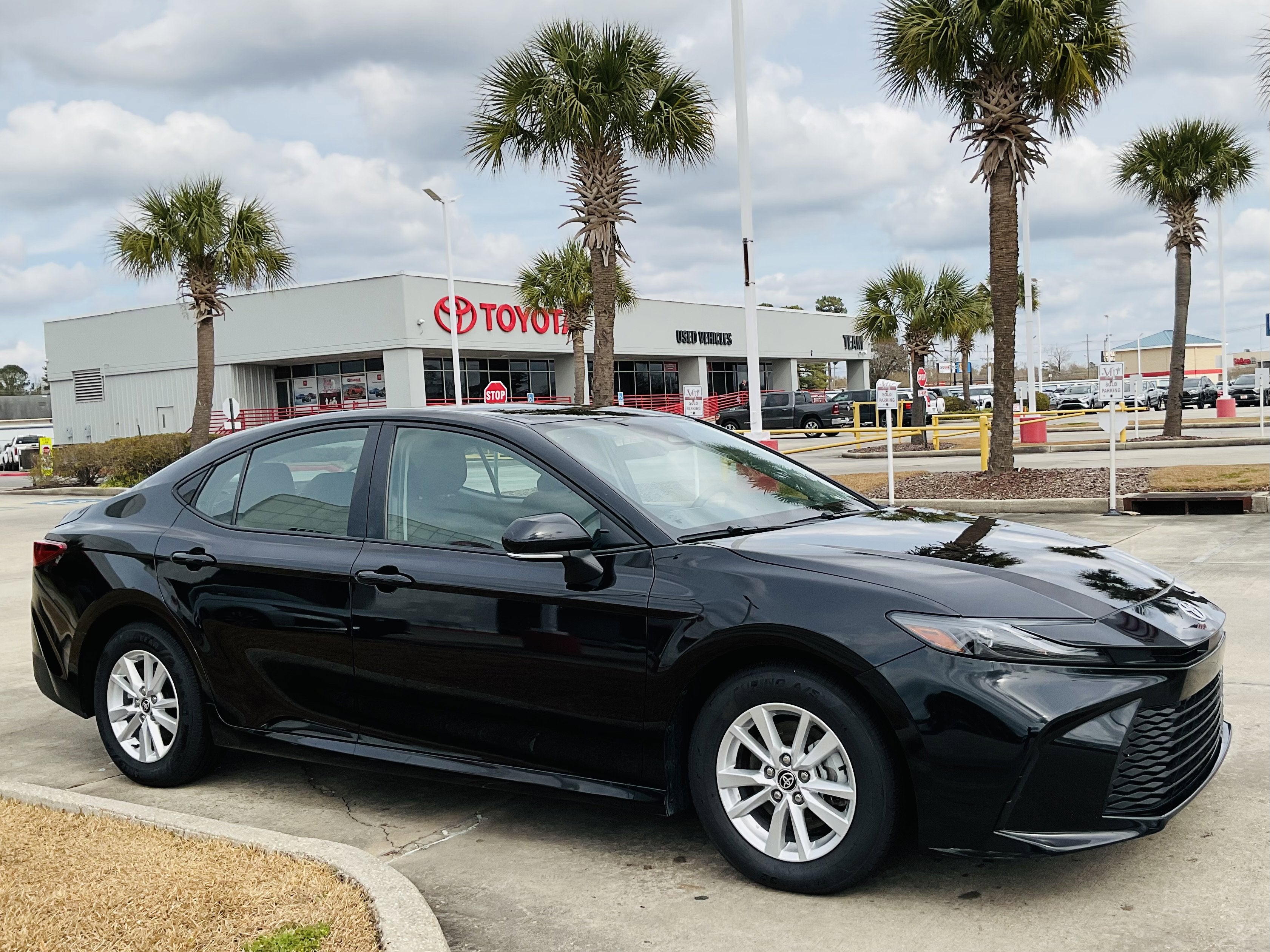2025 Toyota CAMRY LE