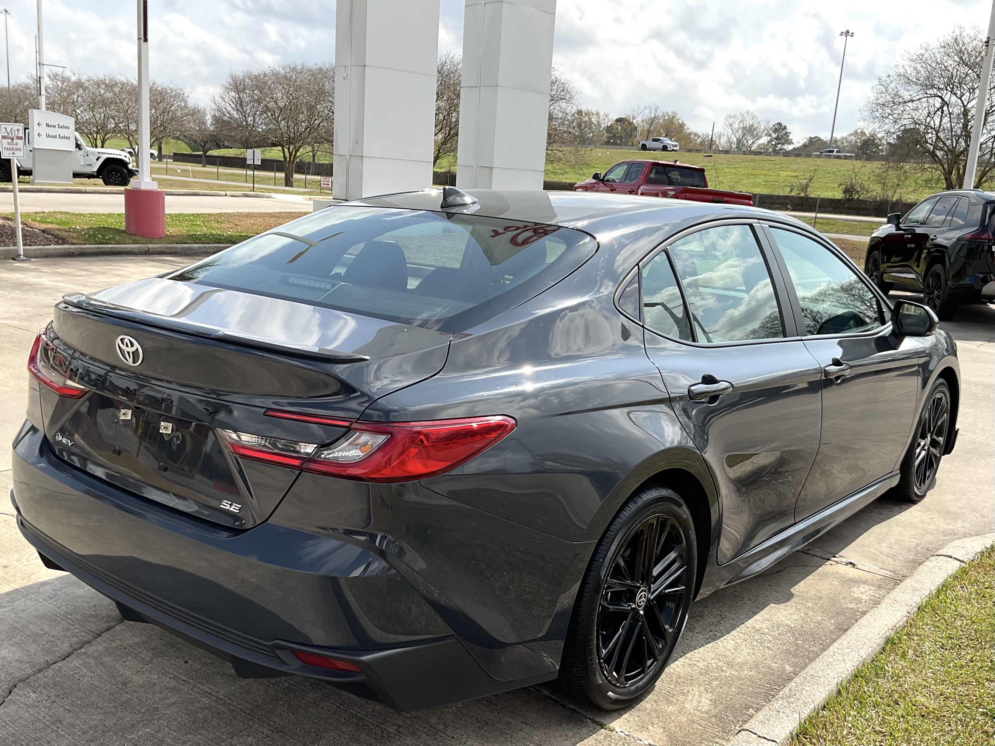 2025 Toyota CAMRY SE