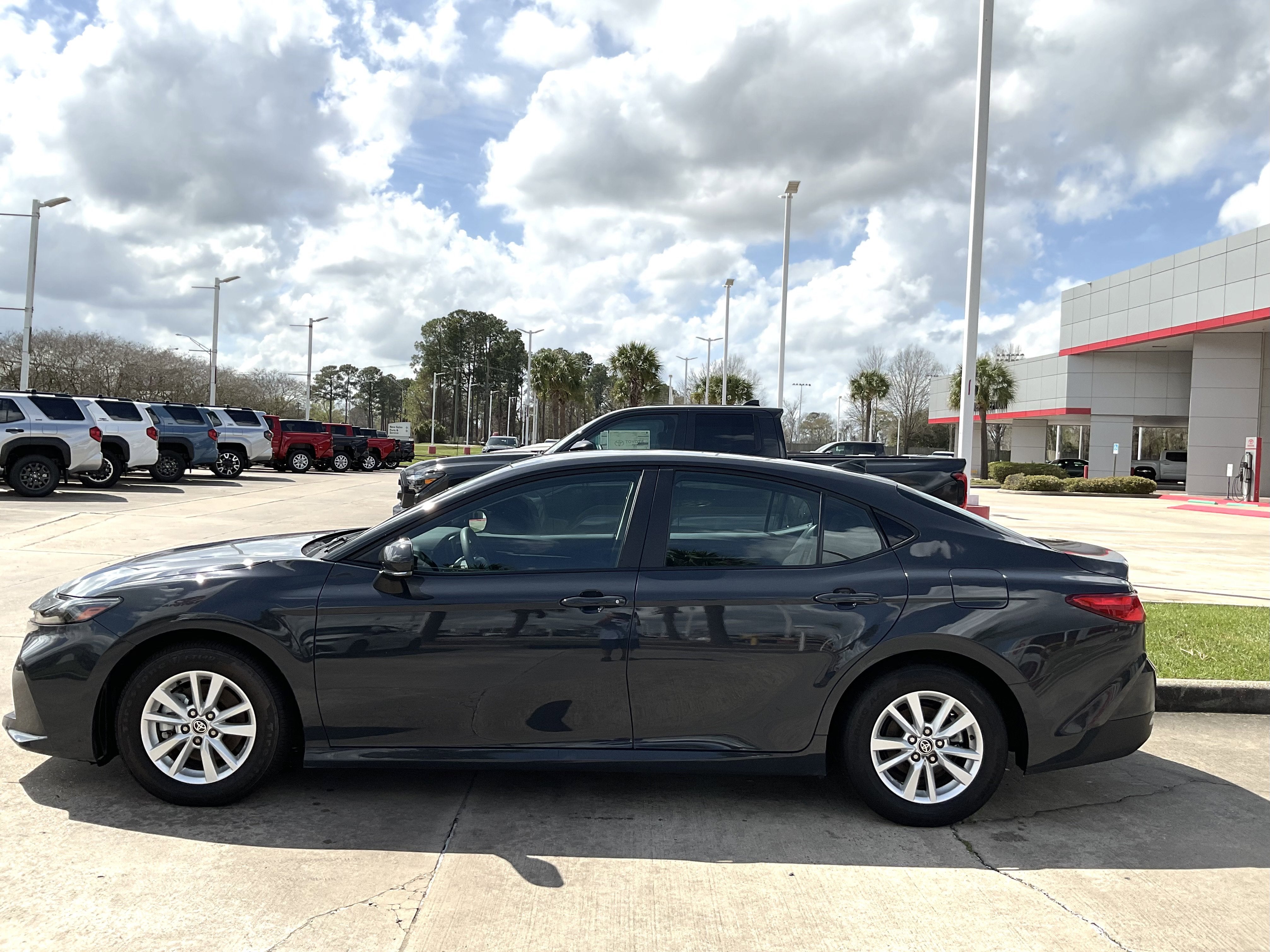 2025 Toyota CAMRY LE