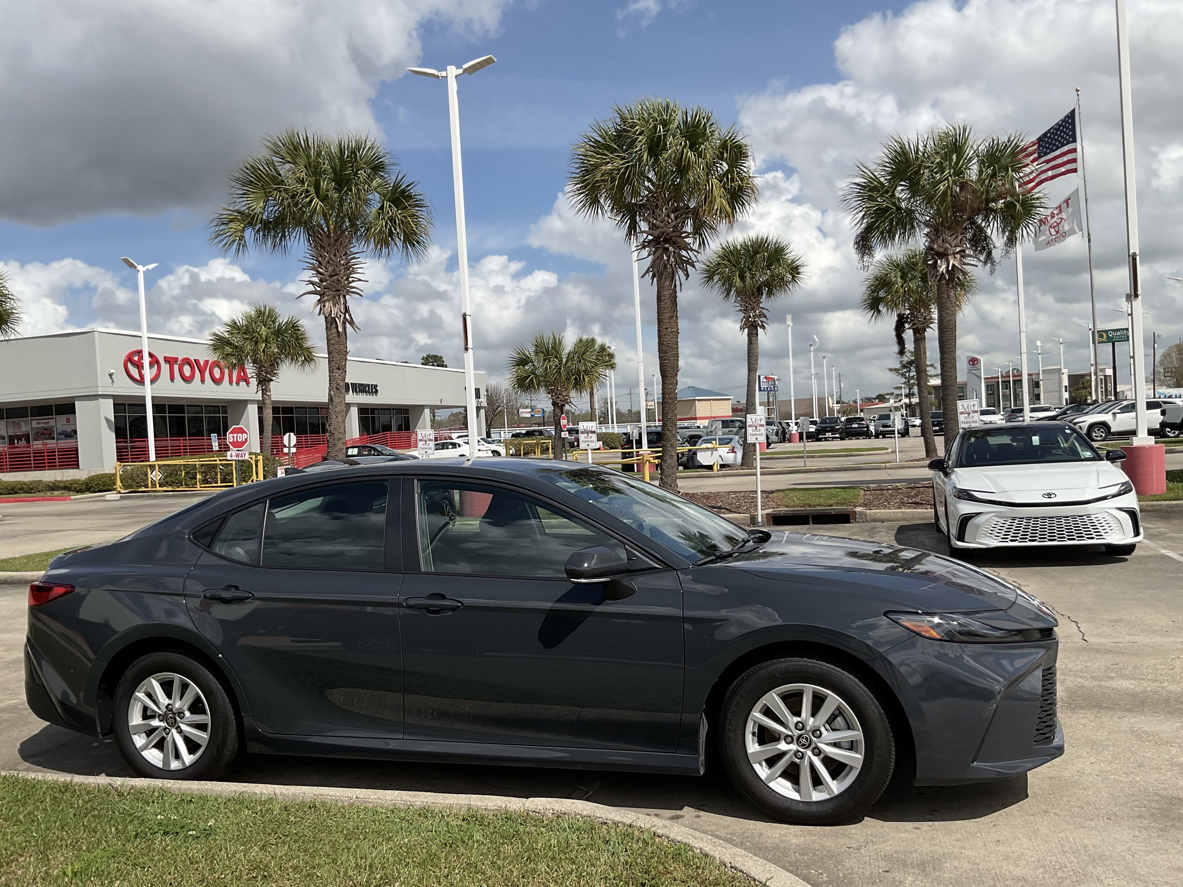 2025 Toyota CAMRY LE